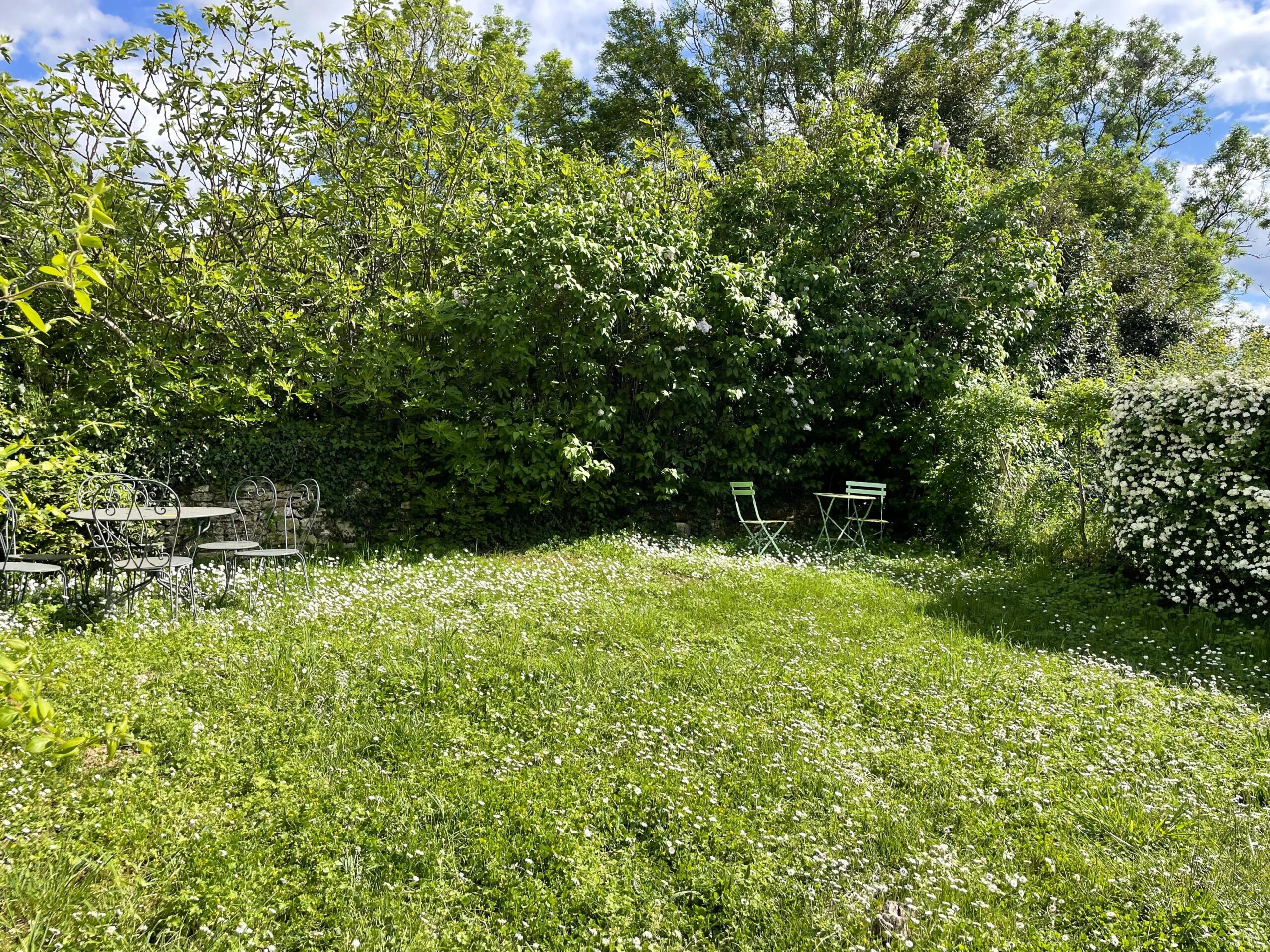 3/4 bedroom village house with outbuildings, Poitou-Charentes – France – BVI85404