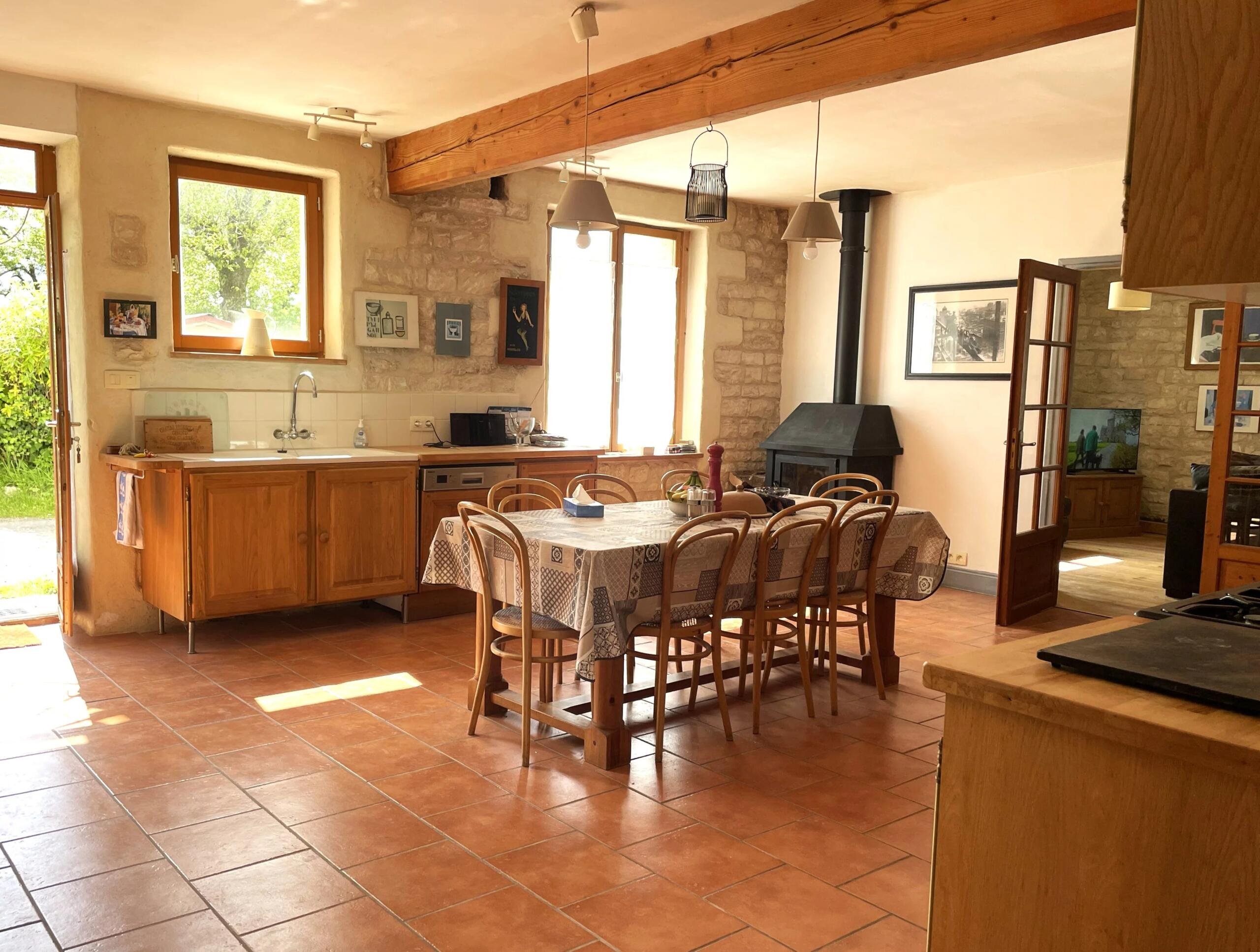 3/4 bedroom village house with outbuildings, Poitou-Charentes – France – BVI85404