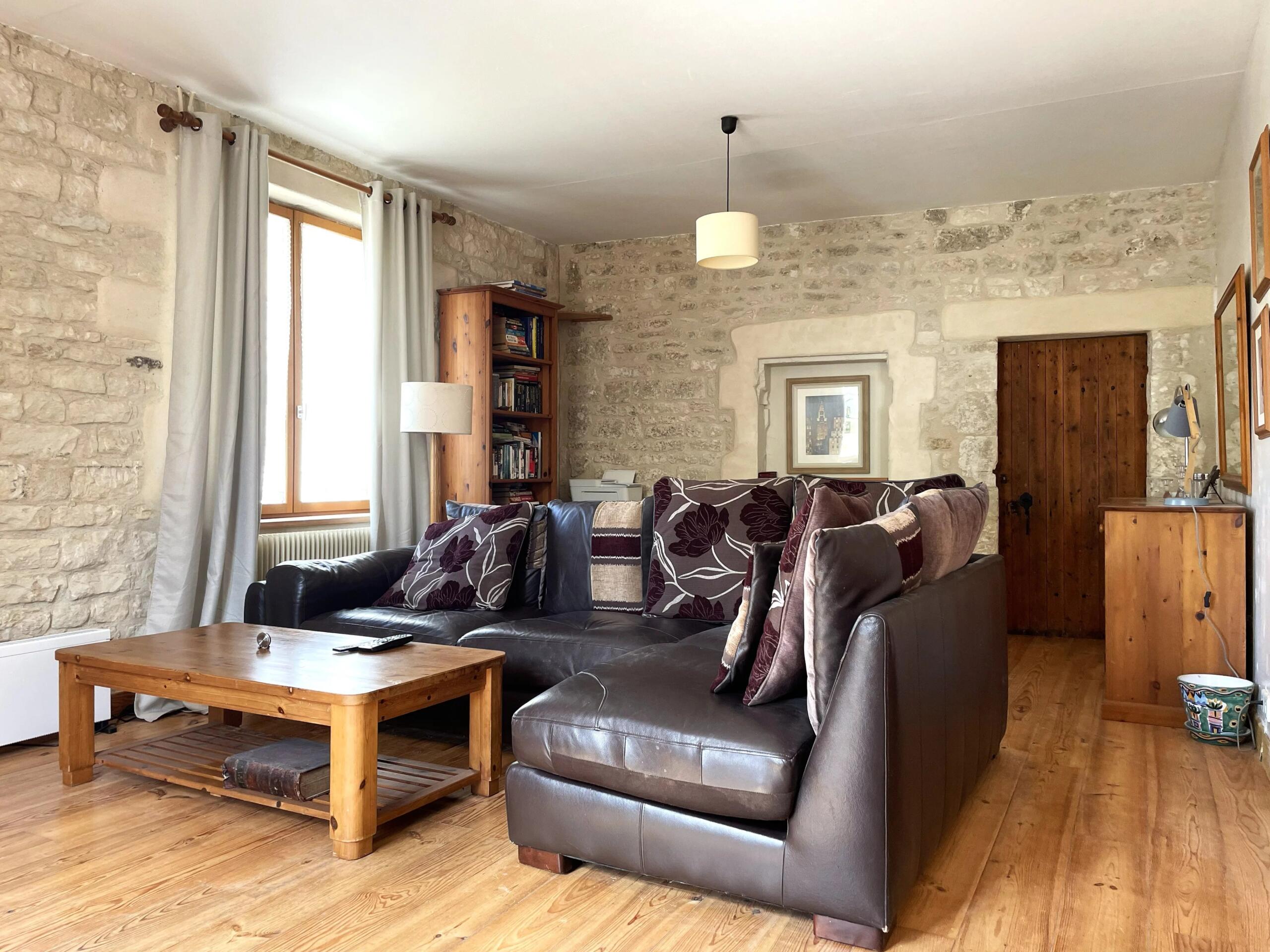 3/4 bedroom village house with outbuildings, Poitou-Charentes – France – BVI85404