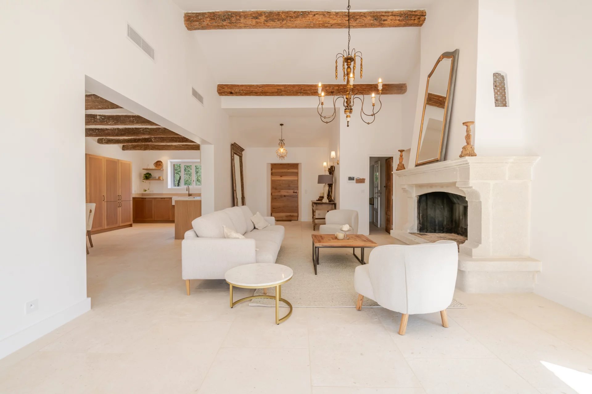 Magnificent traditional Provencial stone house in Gordes, Provence-Alpes-Côte d’Azur – France – BVI83720