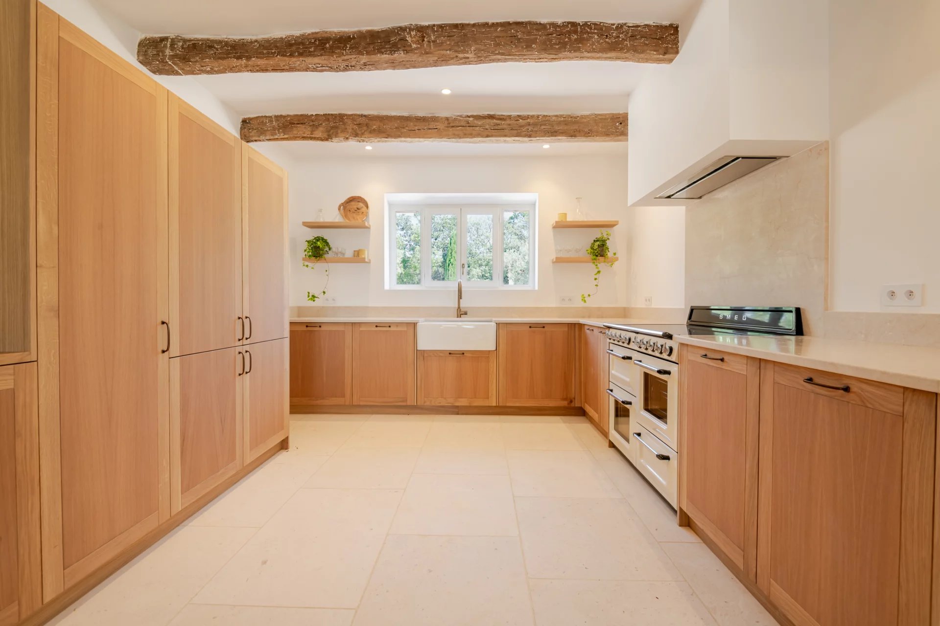 Magnificent traditional Provencial stone house in Gordes, Provence-Alpes-Côte d’Azur – France – BVI83720
