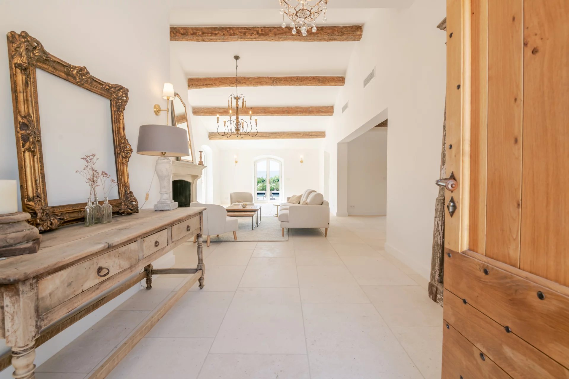 Magnificent traditional Provencial stone house in Gordes, Provence-Alpes-Côte d’Azur – France – BVI83720