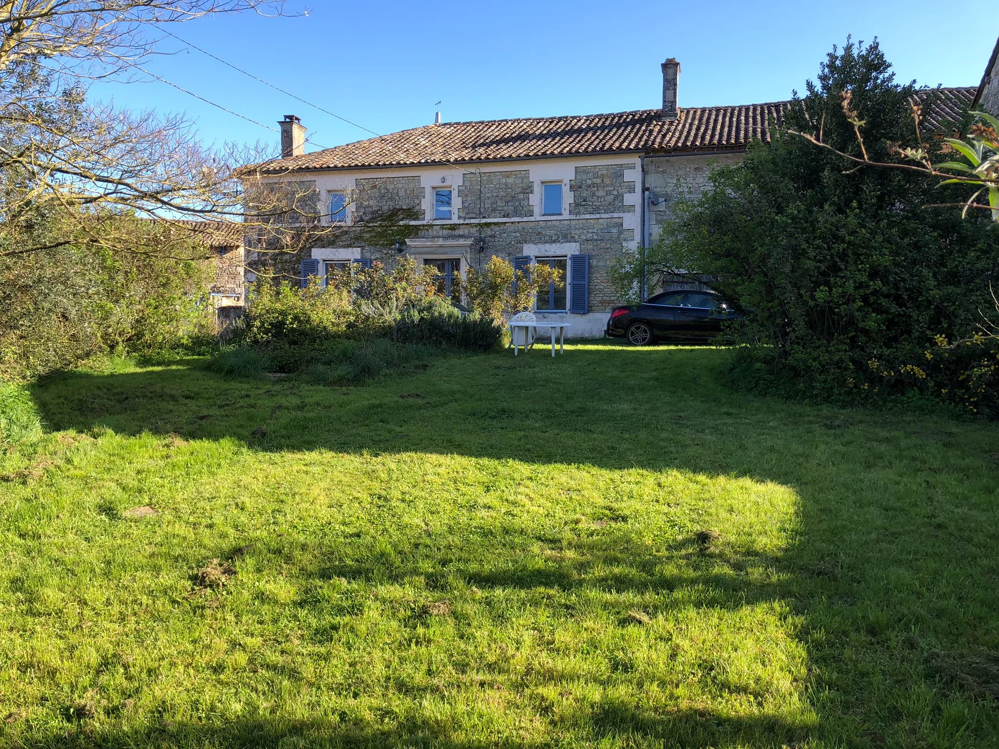 Attractive stone house with mature garden, Poitou-Charentes – France – BVI85180