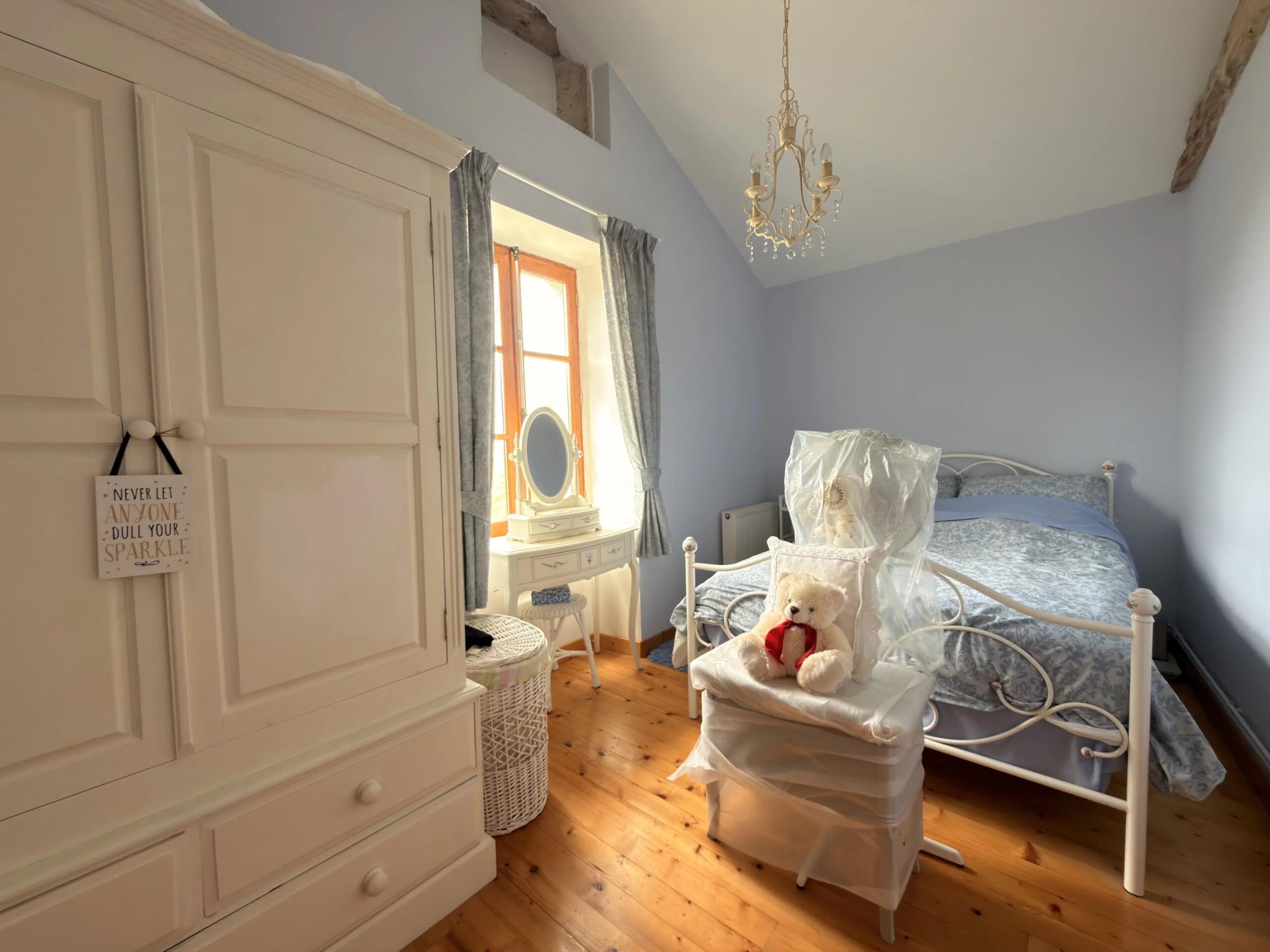 Character property with barn and development potential, close to Saint-Amant-de-Boixe and Angoulême, Poitou-Charentes – France – BVI85496