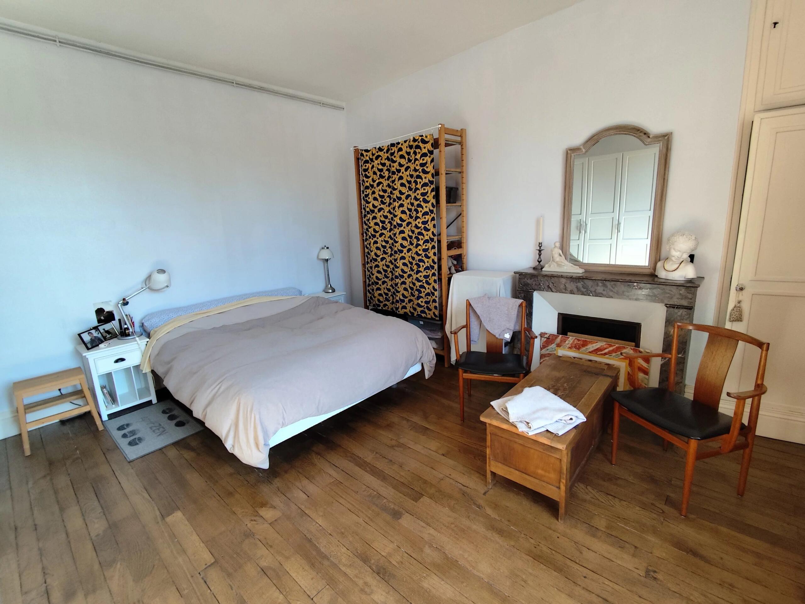 Beautiful Character 3-bed Townhouse in the Heart of Historic Civray, Poitou-Charentes – France – BVI85425