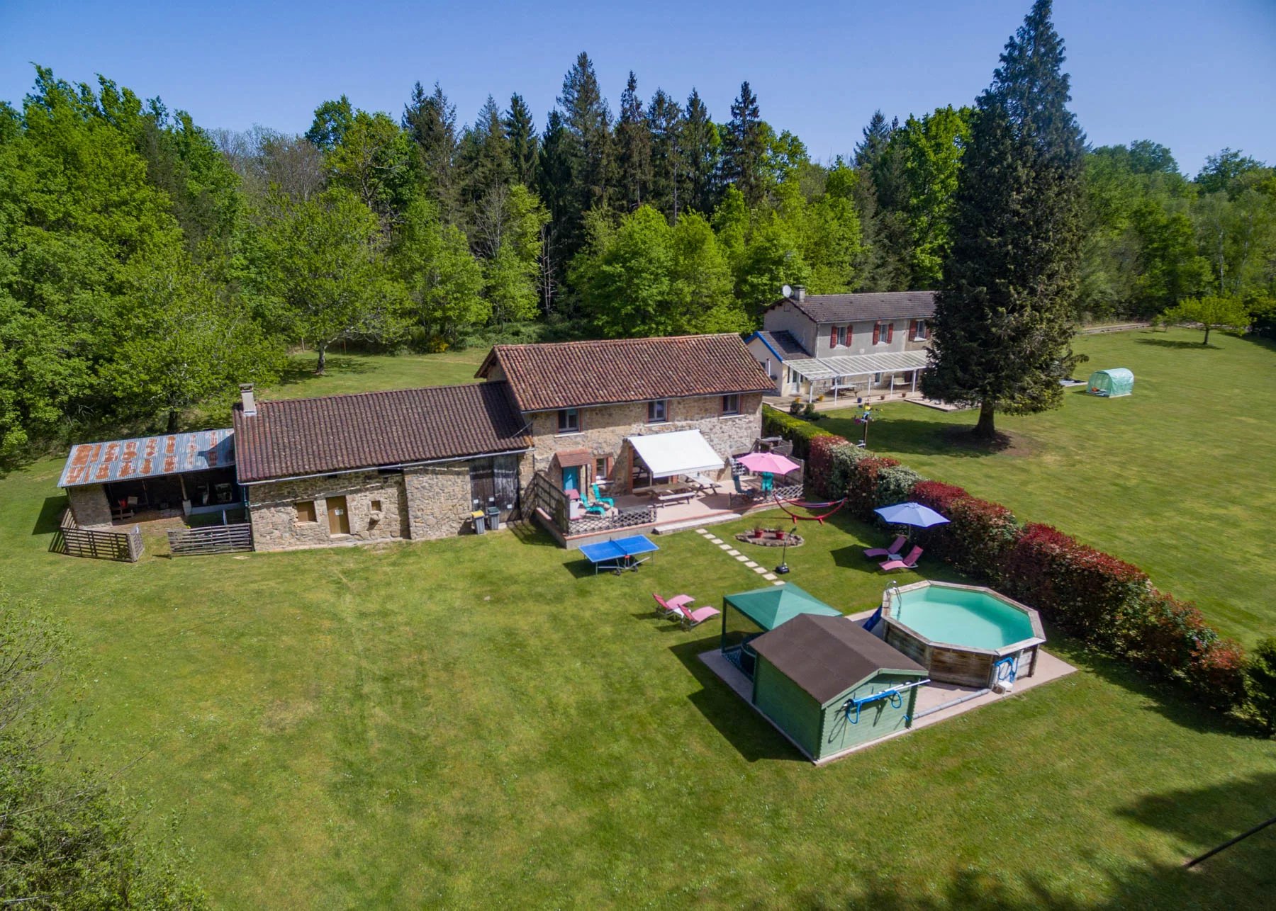 2 detached properties set in delightful private grounds and woodland  of over 5 acres, Limousin – France – BVI85393