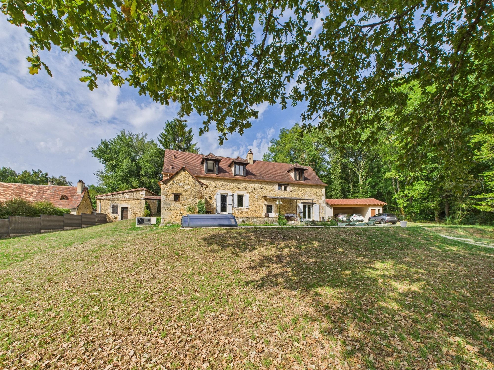 Charming stone property with beautiful pool, extensive grounds and woodland, Aquitaine – France – BVI80373