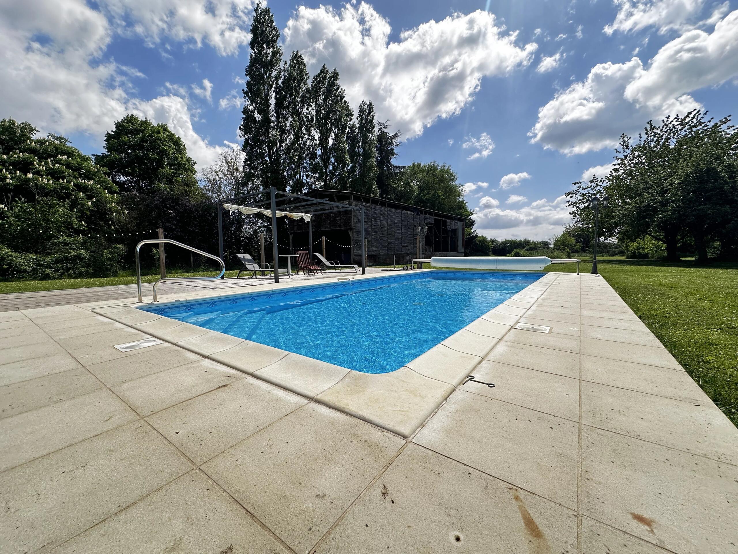 Rural living close to amenities, Poitou-Charentes – France – BVI85374