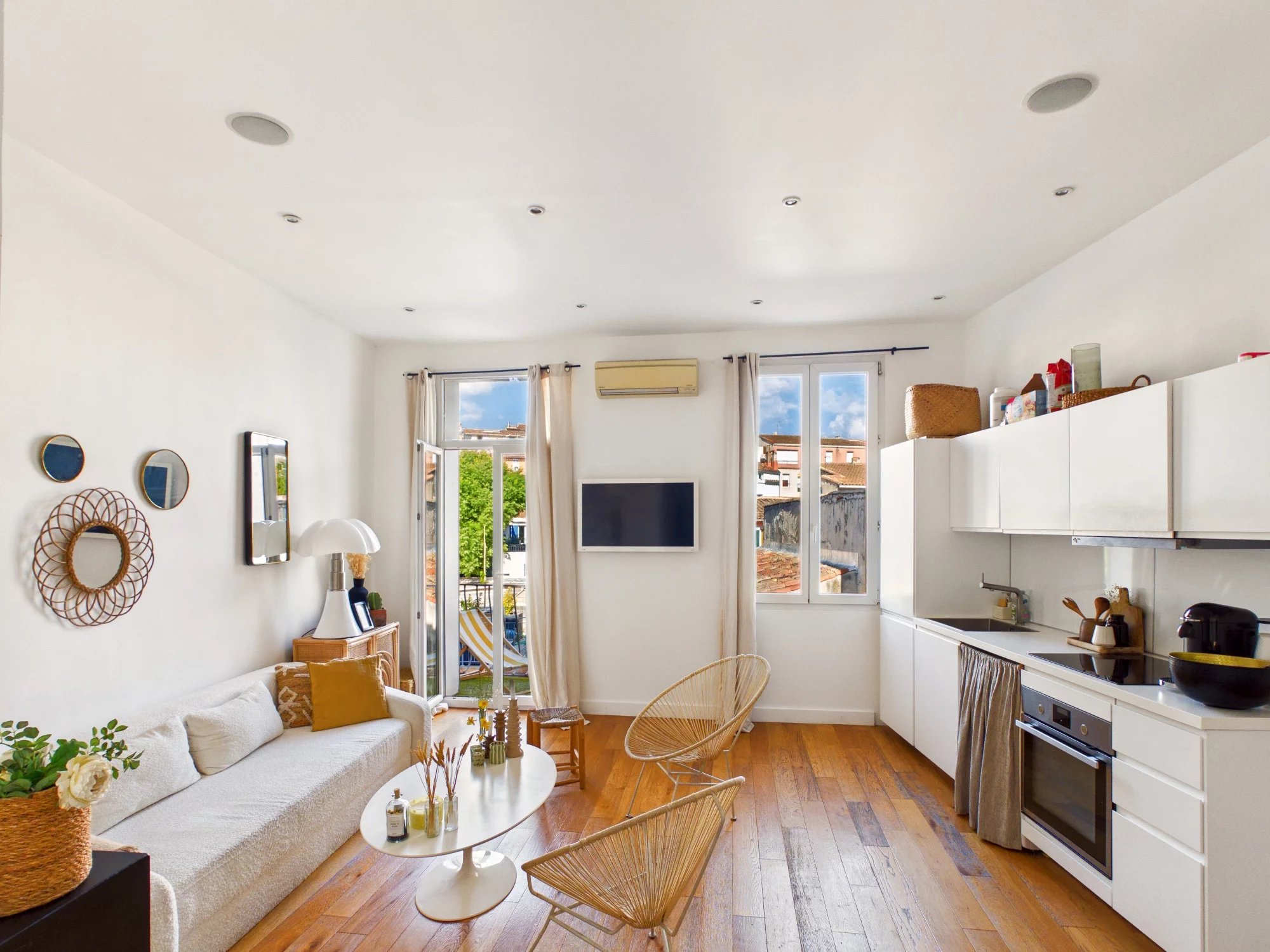 Aix-en-Provence – Historic Centre 1-bedroom apartment – ​​44 m² with balcony and unobstructed view, Provence-Alpes-Côte d’Azur – France – BVI85439