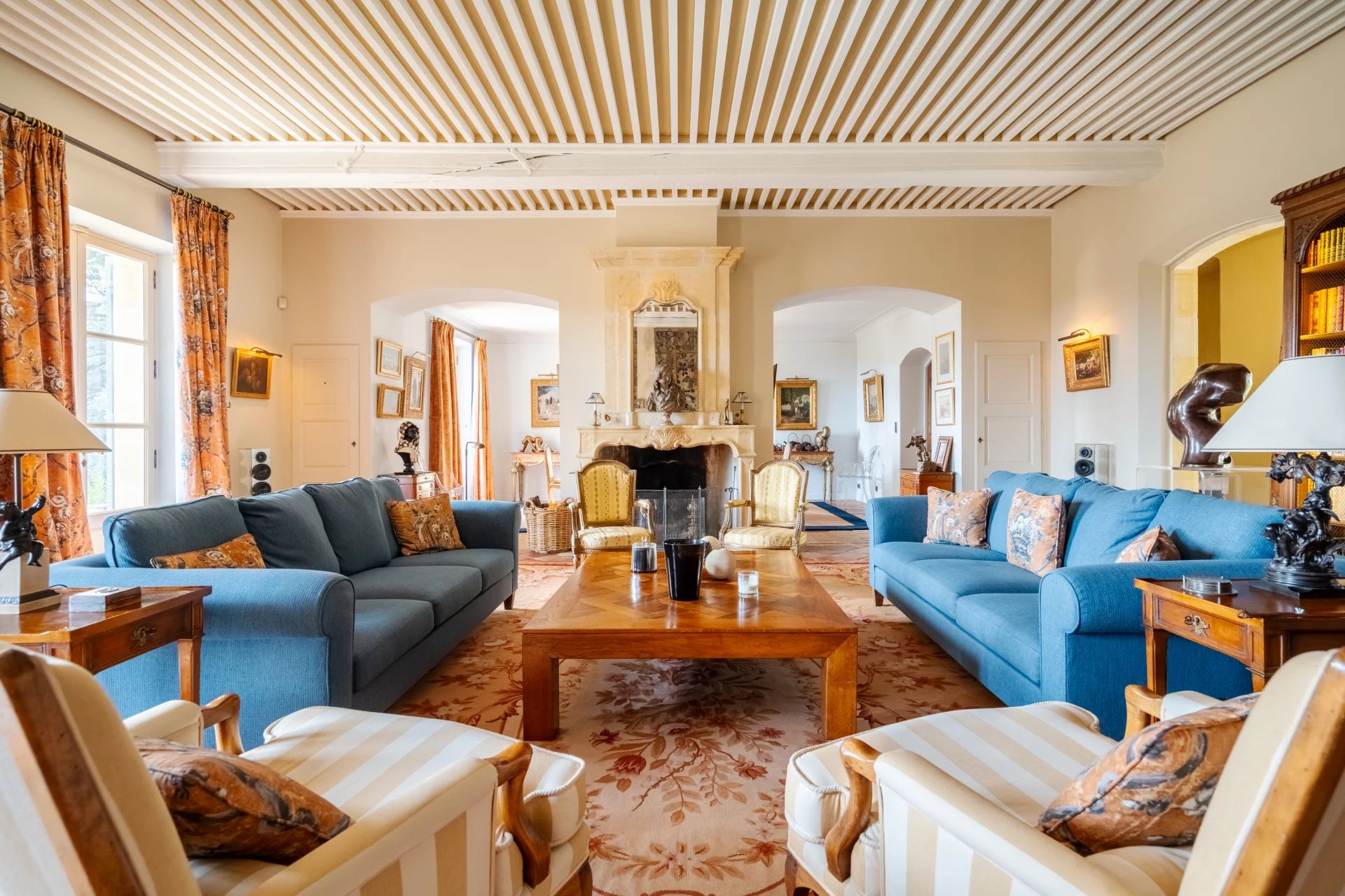 Luxury property at Les Pinchinats – Aix-en-Provence, Provence-Alpes-Côte d’Azur – France – BVI78155