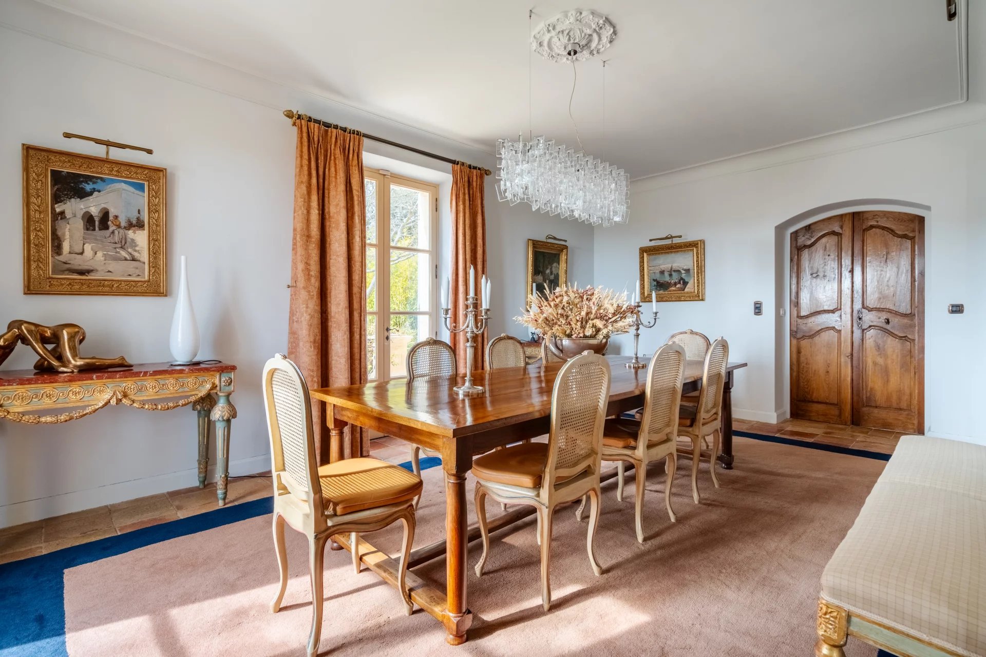 Luxury property at Les Pinchinats – Aix-en-Provence, Provence-Alpes-Côte d’Azur – France – BVI78155
