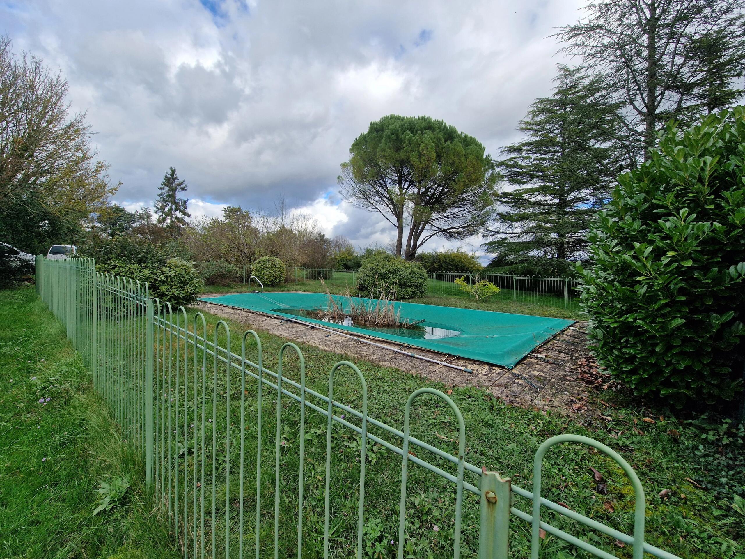 Charming Stone Cottage – A Great Project for Renovation Enthusiasts!, Aquitaine – France – BVI75723