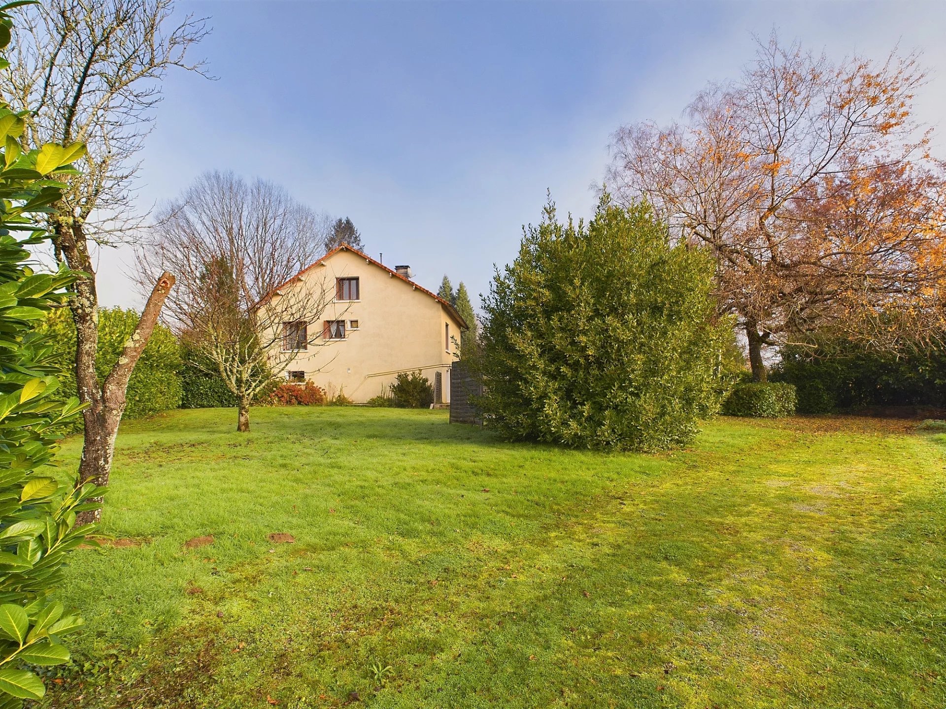 Spacious village house in walking distance of lively village, Limousin – France – BVI69194