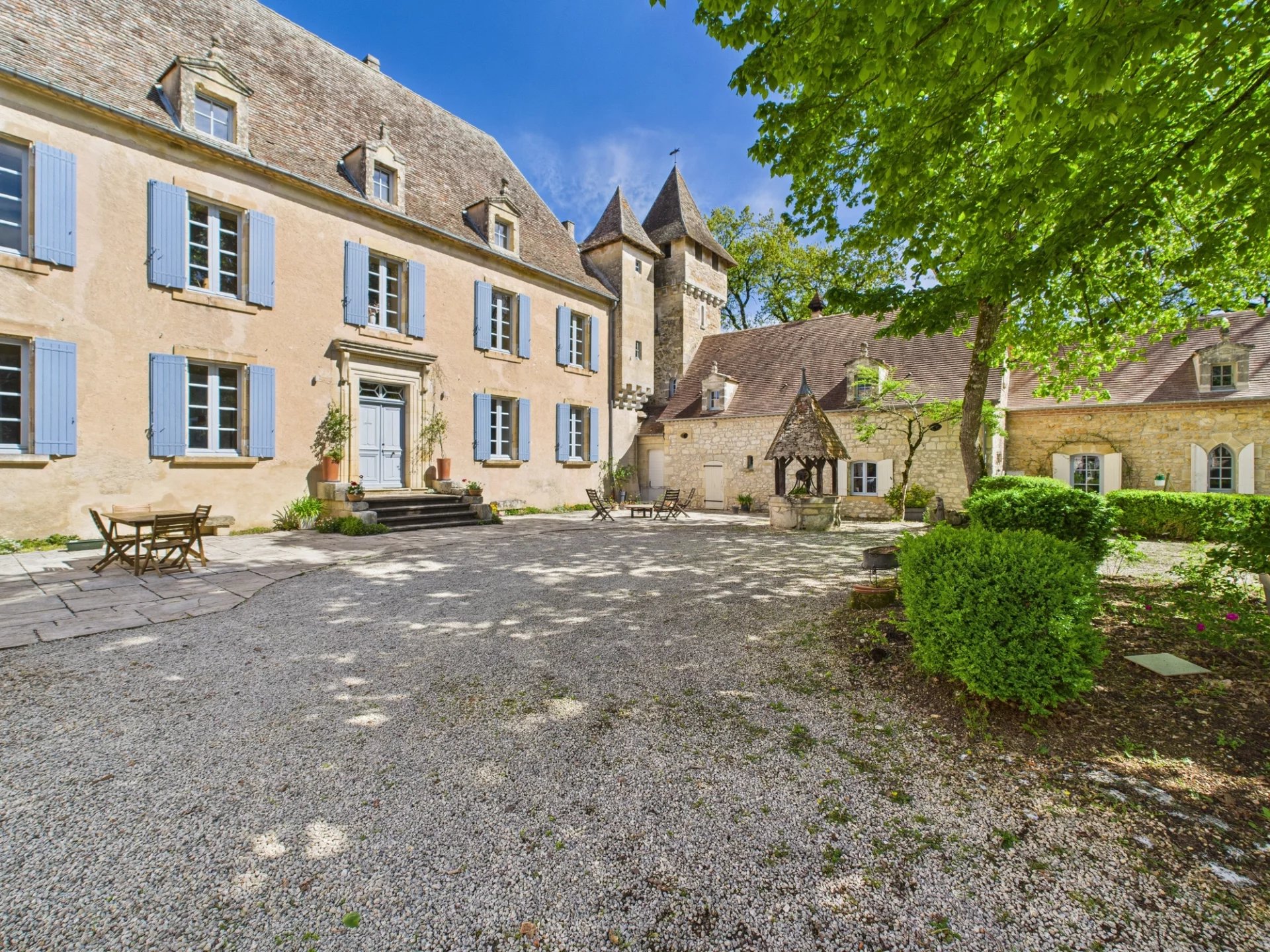 Beautiful 17th century château set in an idyllic environment close to the bastide of Monflanquin, Aquitaine – France – BVI80900
