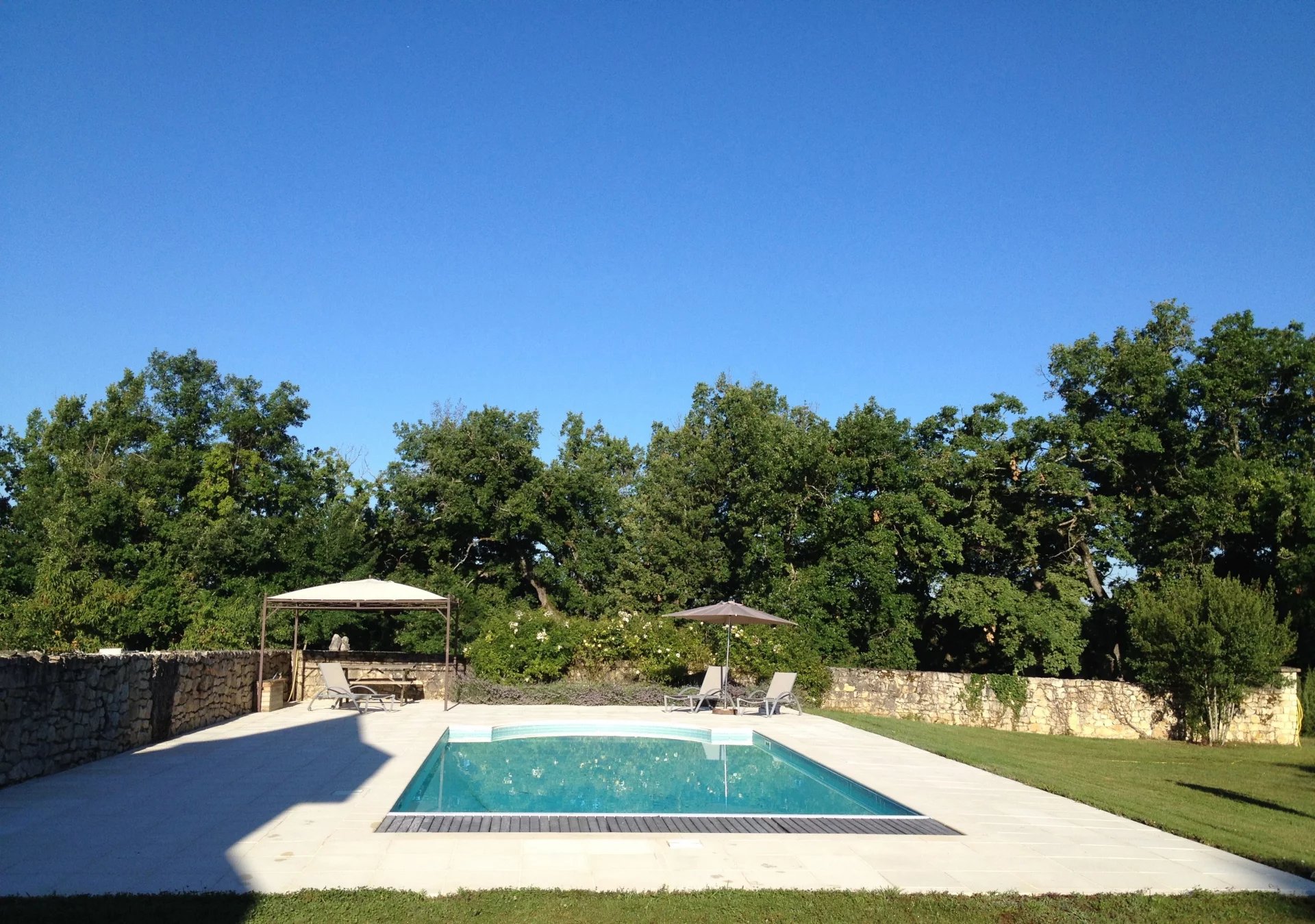 Beautiful 17th century château set in an idyllic environment close to the bastide of Monflanquin, Aquitaine – France – BVI80900