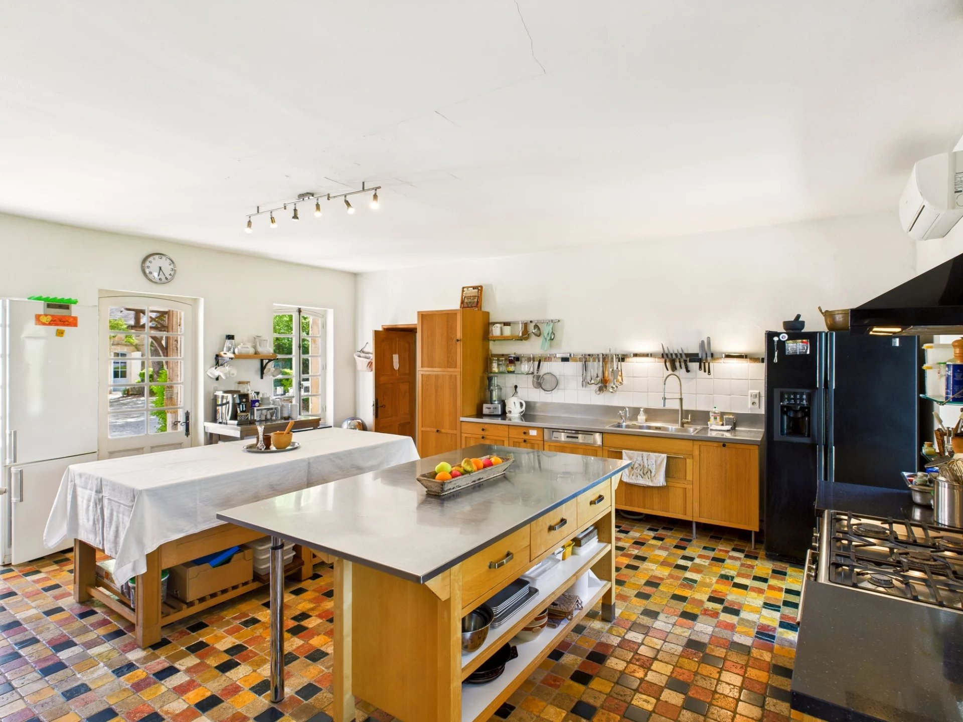 Beautiful 17th century château set in an idyllic environment close to the bastide of Monflanquin, Aquitaine – France – BVI80900