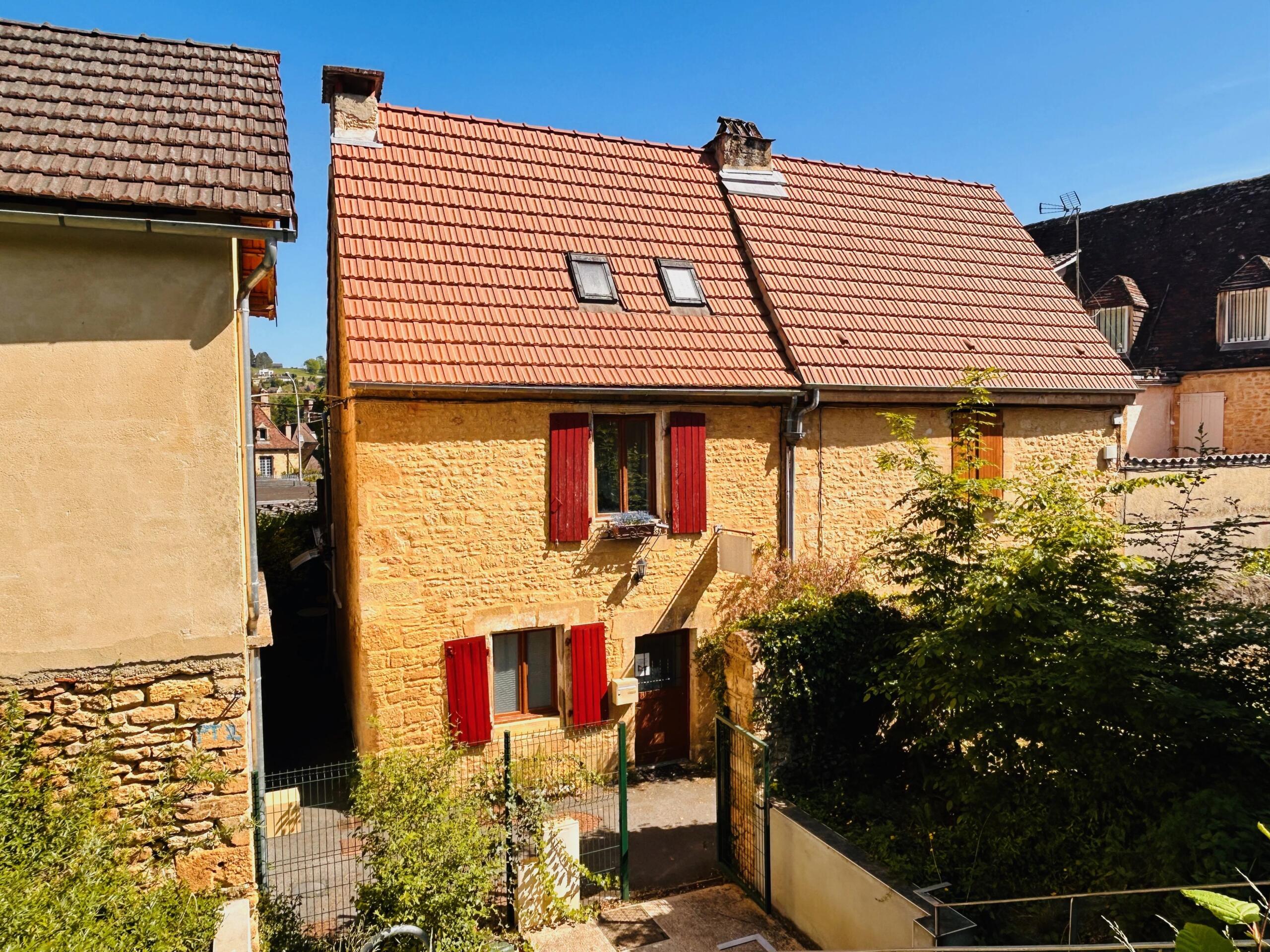 Sarlat-la-Canéda 3 bed stone house with terrace just steps from the historic centre, Aquitaine – France – BVI85387