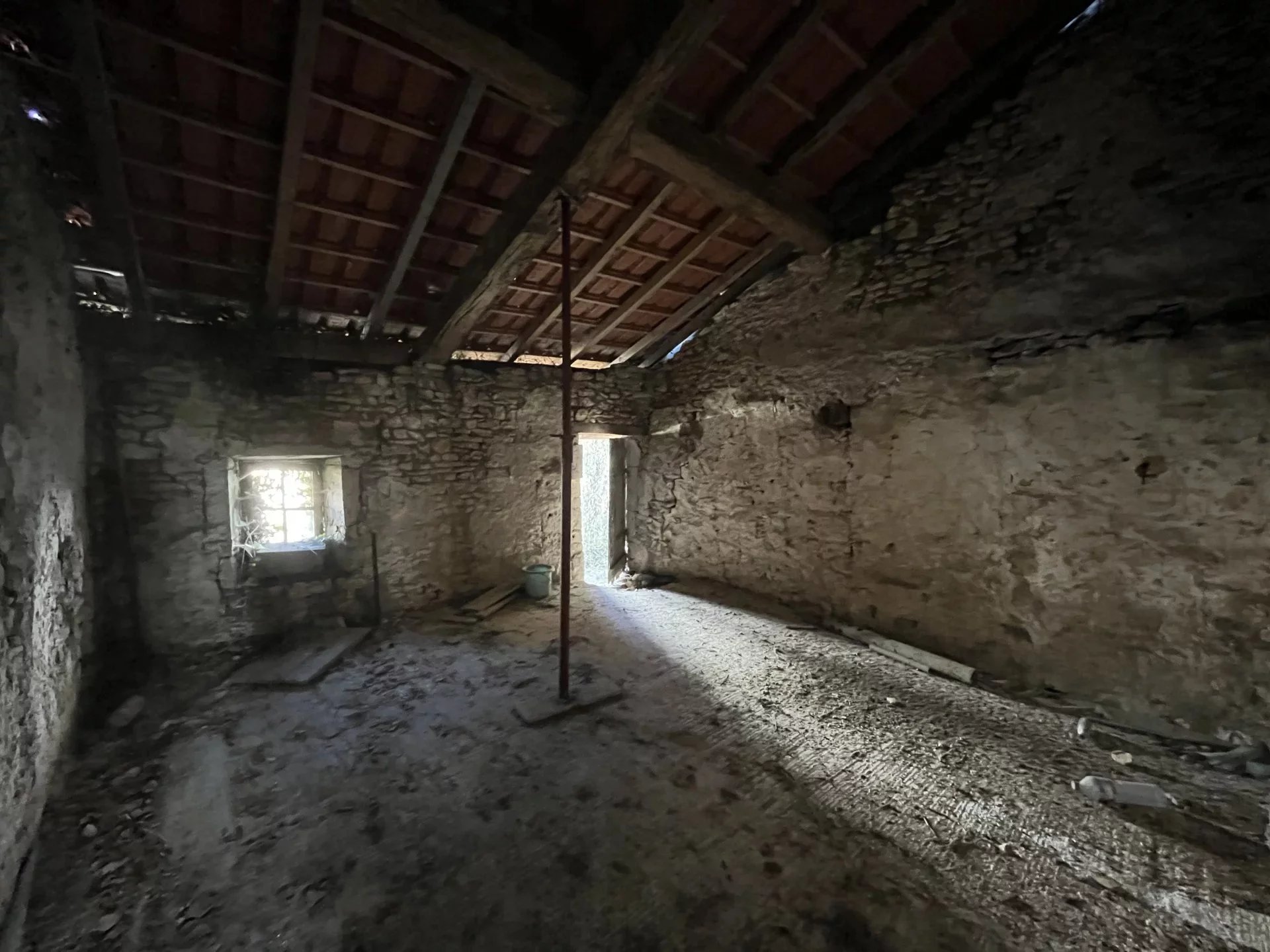 Barn renovation project, Poitou-Charentes – France – BVI85266