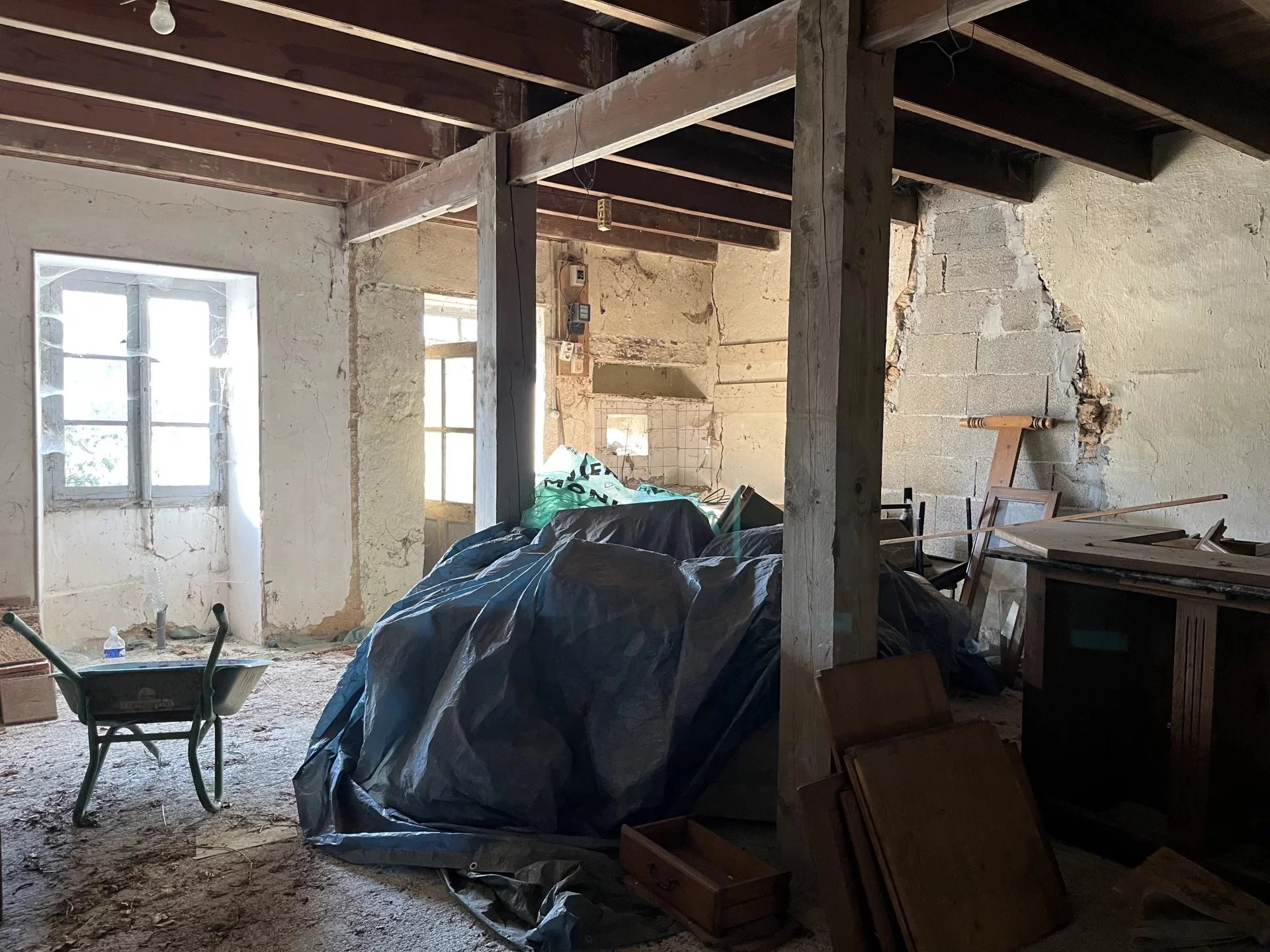 Barn renovation project, Poitou-Charentes – France – BVI85266