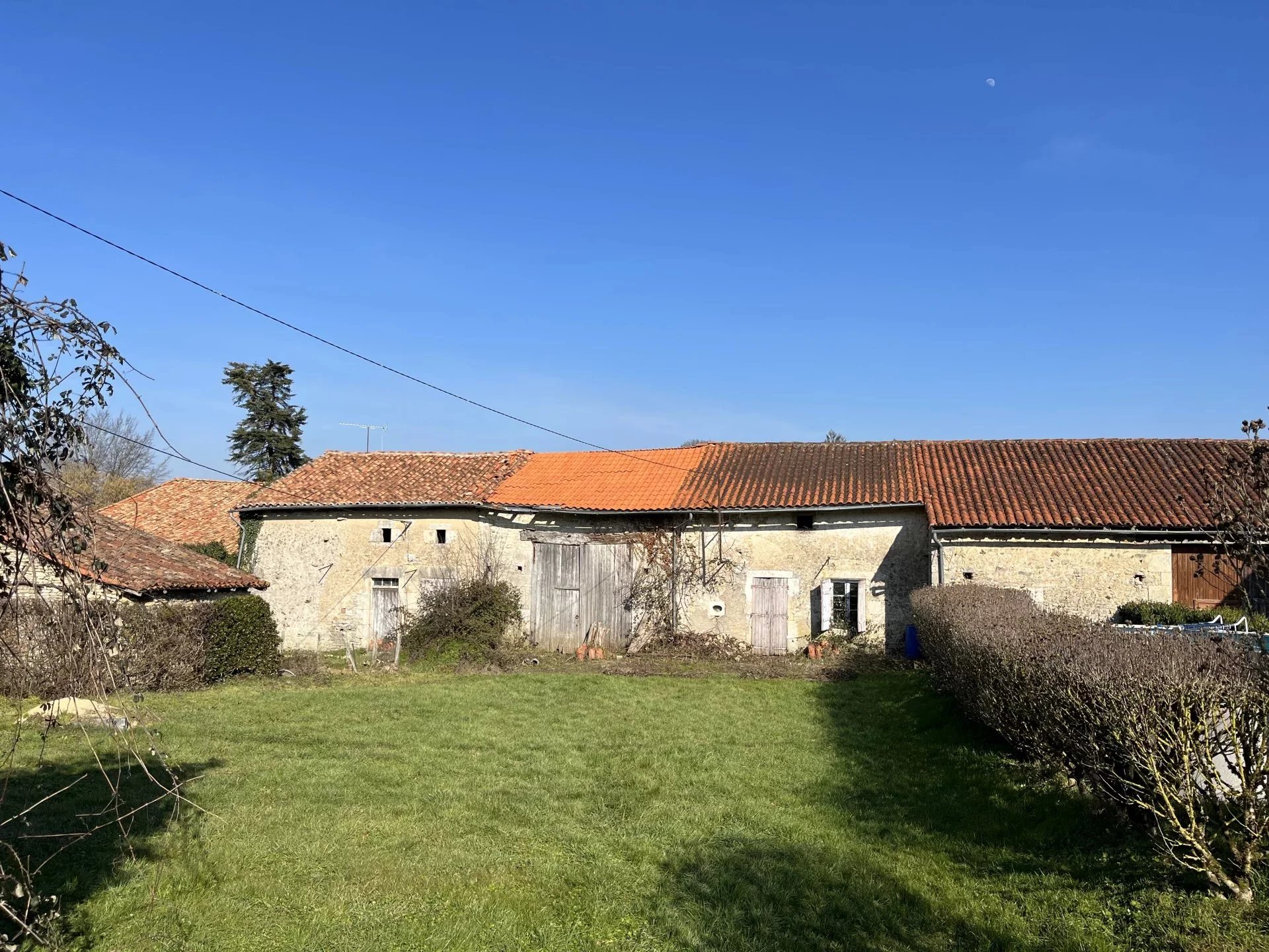 Barn renovation project, Poitou-Charentes – France – BVI85266