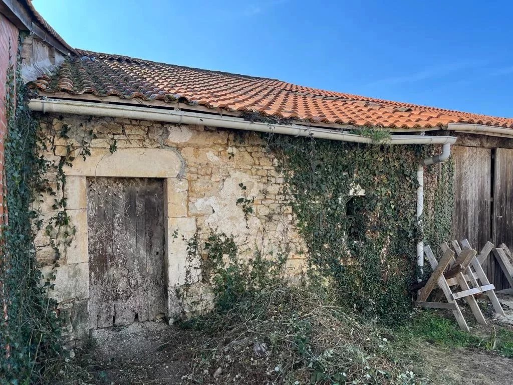 Barn renovation project, Poitou-Charentes – France – BVI85266