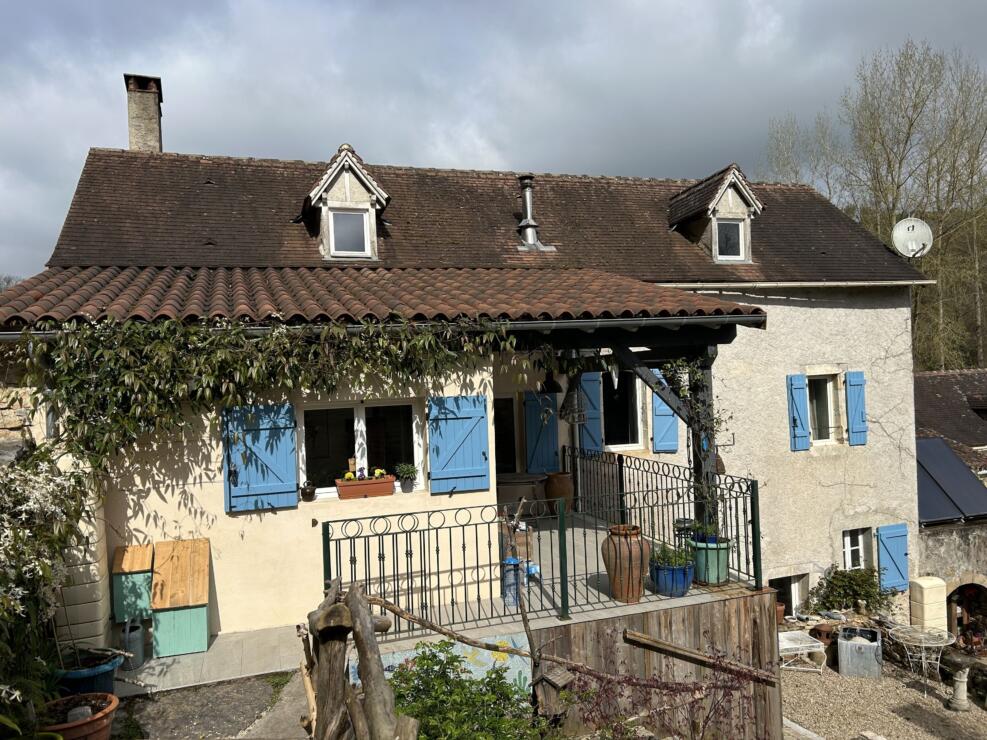 Character 3 bedroomed Stone House for Sale with separate holiday Gite – Lot, France