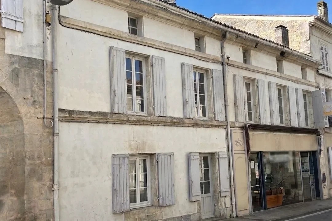 6 bedroom maison in Saint Jean D Angely, Charente-Maritime, France