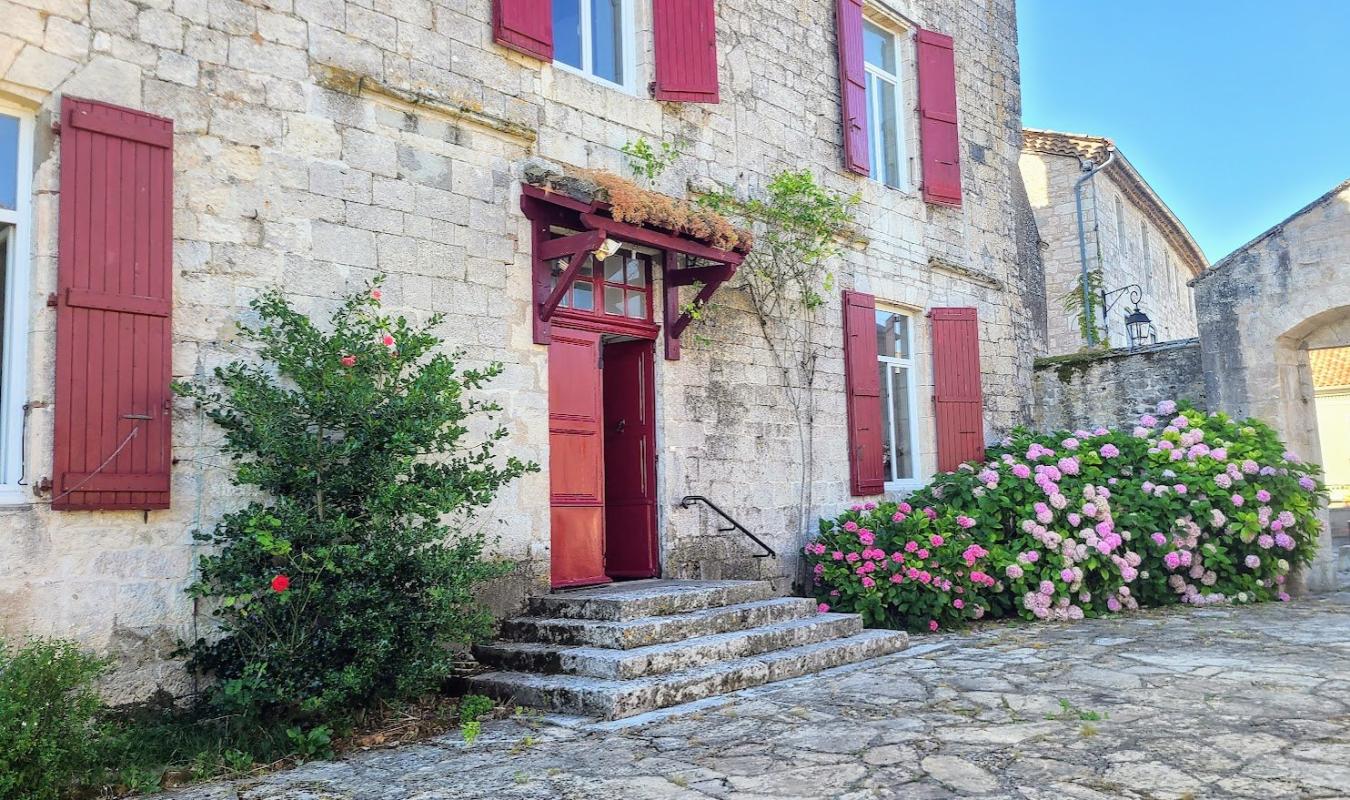 8 bedroom hotel particulier in Castelnau Montratier, Lot, France