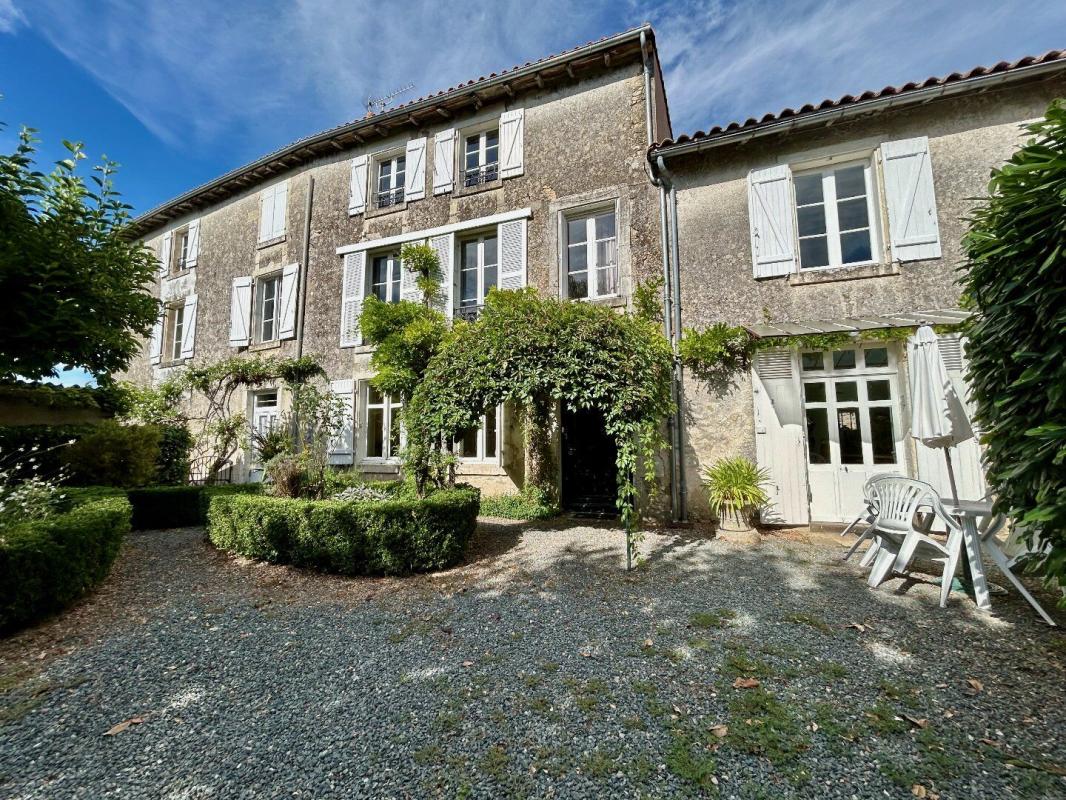 3 bedroom propriete in La Mothe Saint Heray, Deux-Sèvres, France