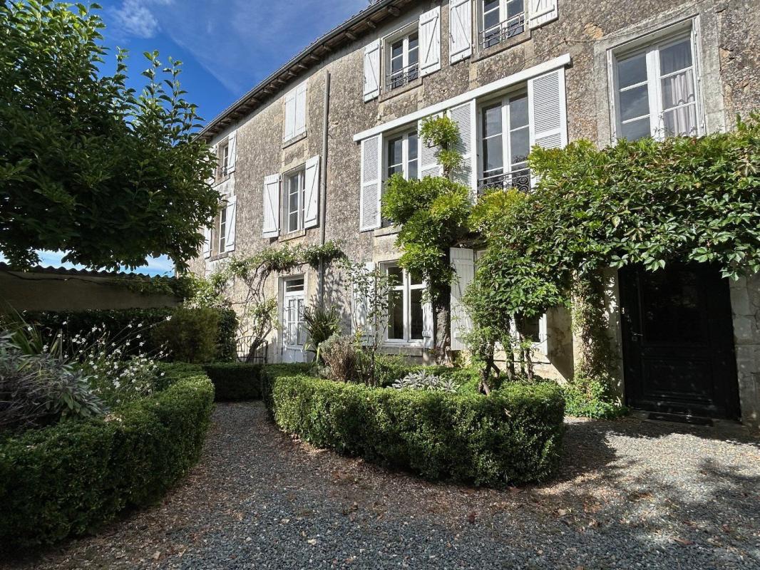 3 bedroom propriete in La Mothe Saint Heray, Deux-Sèvres, France