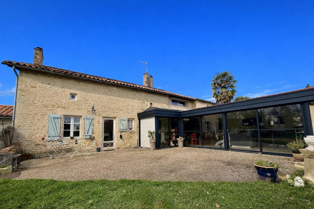 5 bedroom ferme in Saint Coutant, Deux-Sèvres, France