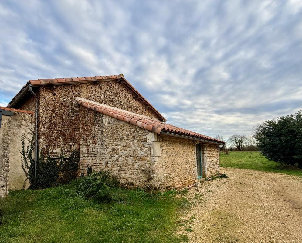 5 bedroom ferme in Saint Coutant, Deux-Sèvres, France