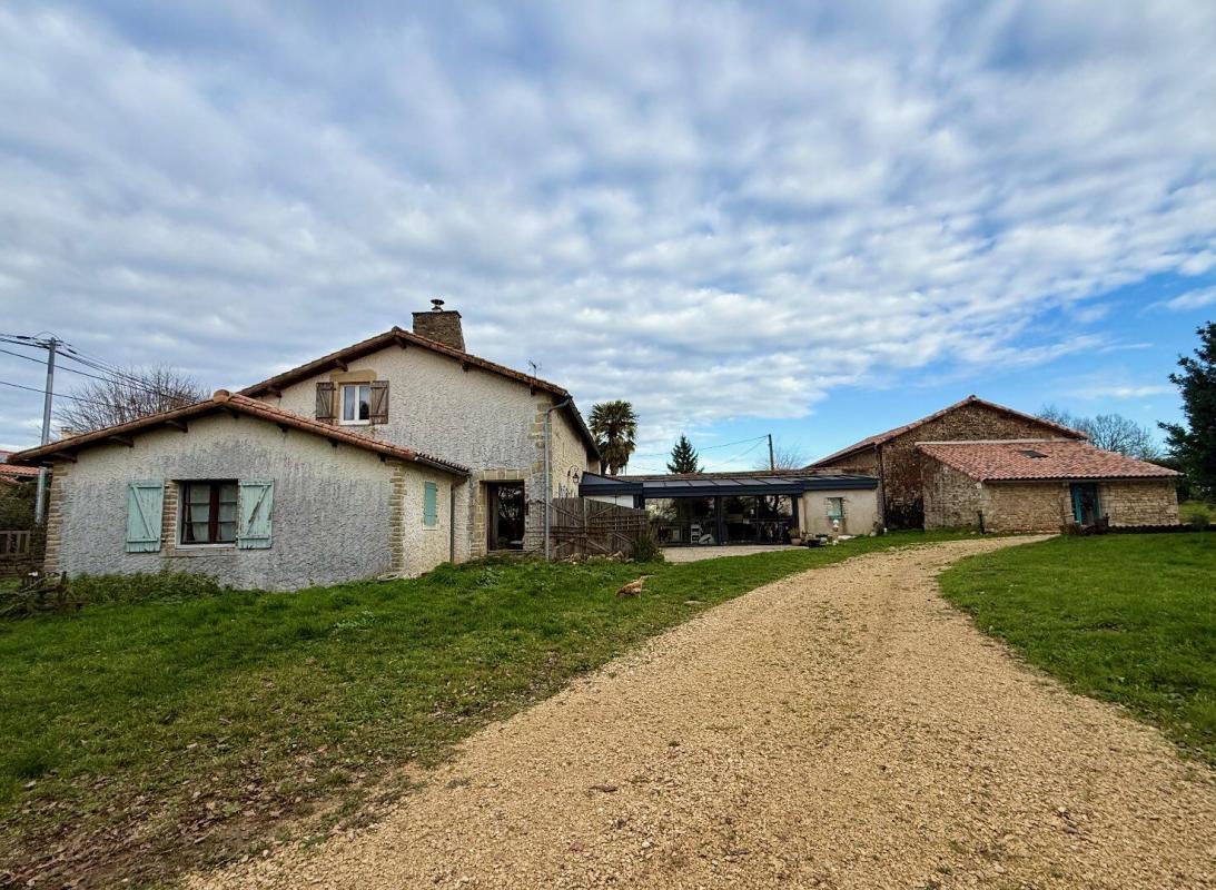 5 bedroom ferme in Saint Coutant, Deux-Sèvres, France