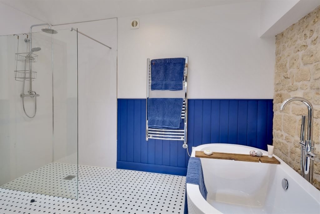 17 bedroom maison de village in Les Alleuds, Deux-Sèvres, France