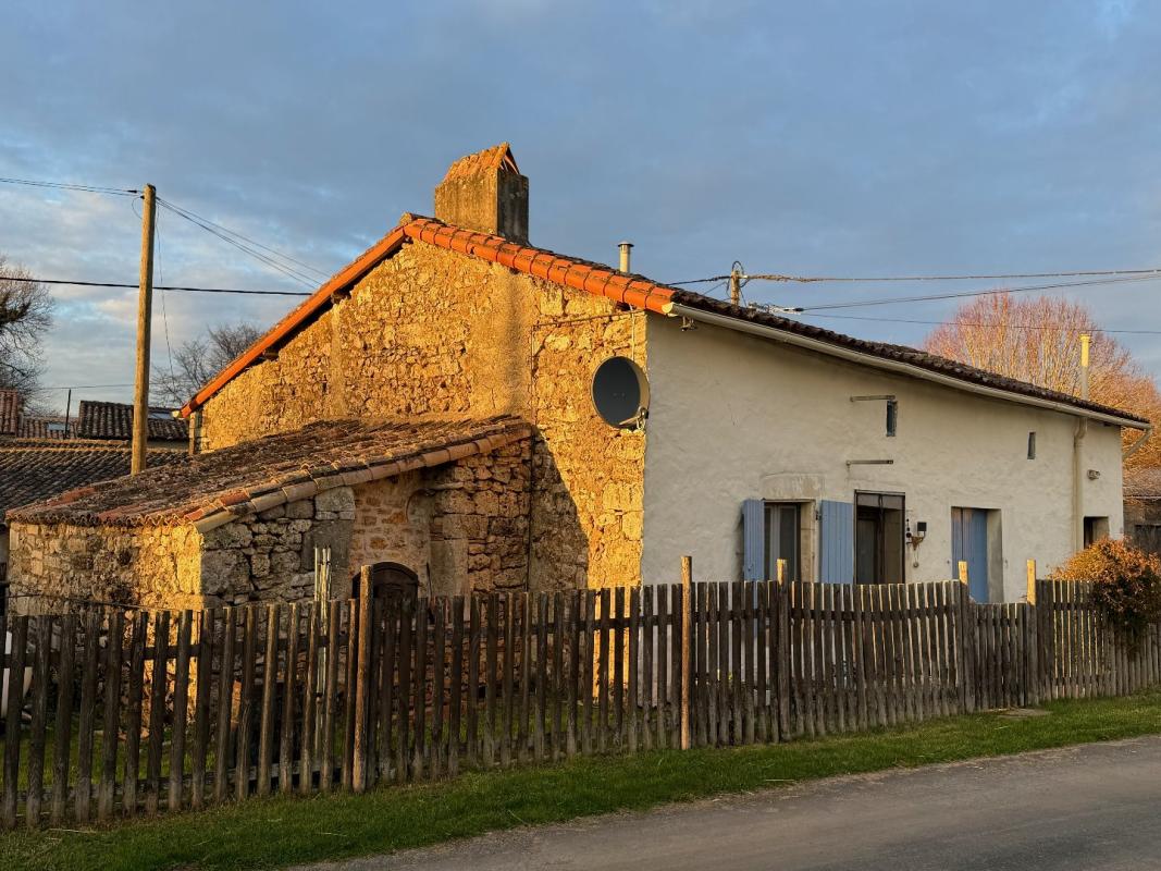 1 bedroom maison en pierres in Caunay, Deux-Sèvres, France