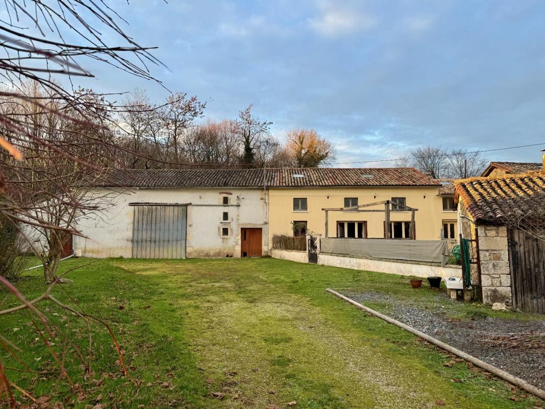 2 bedroom propriete in Caunay, Deux-Sèvres, France