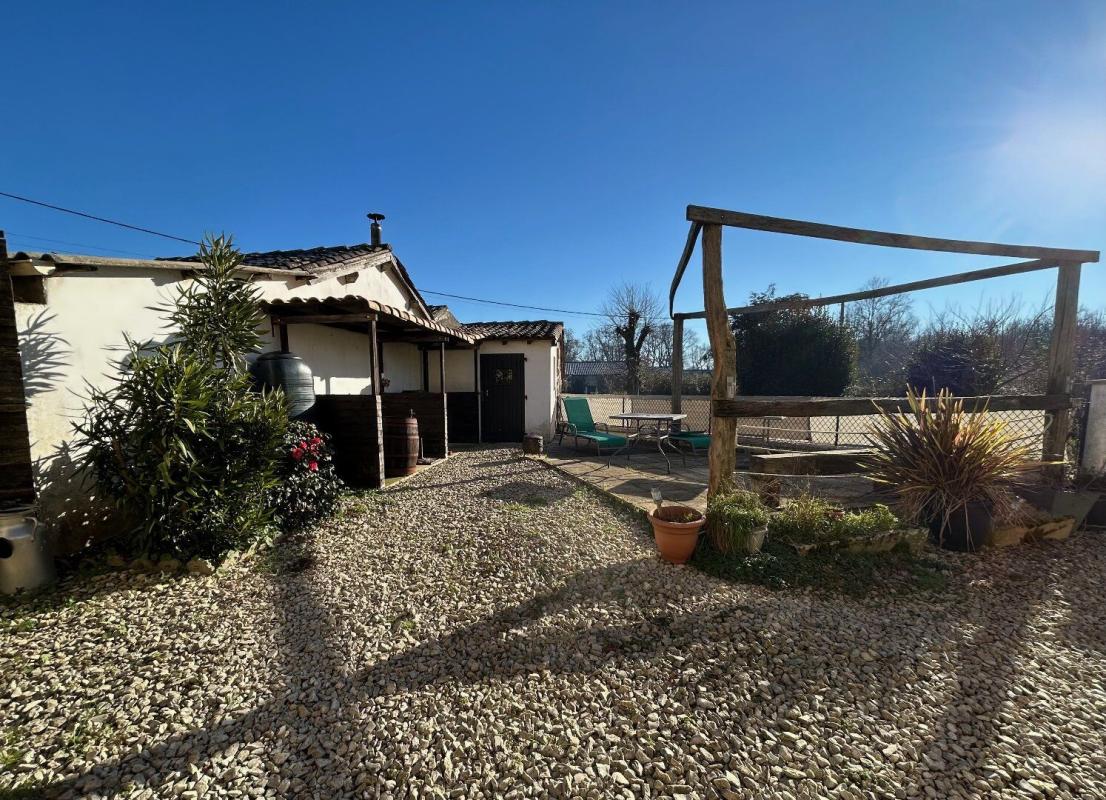 2 bedroom propriete in Caunay, Deux-Sèvres, France