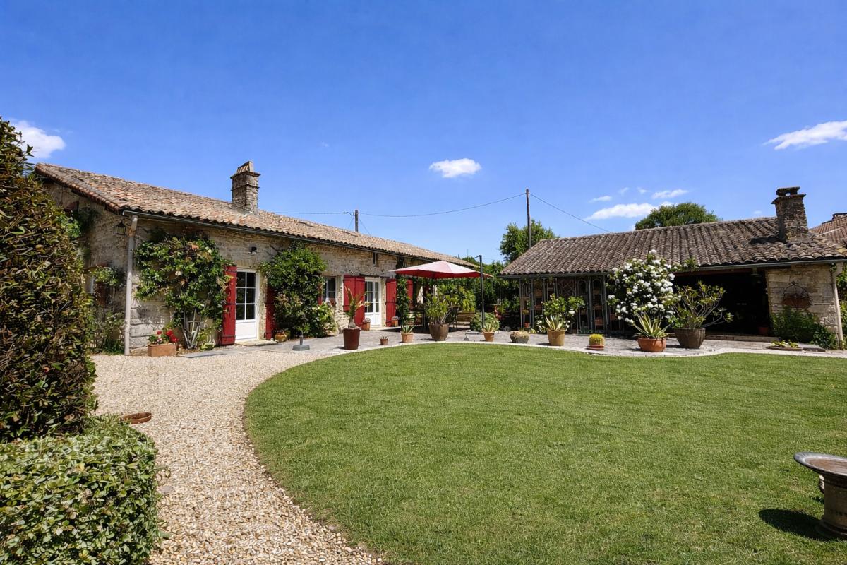 3 bedroom propriete in Saint Coutant, Deux-Sèvres, France