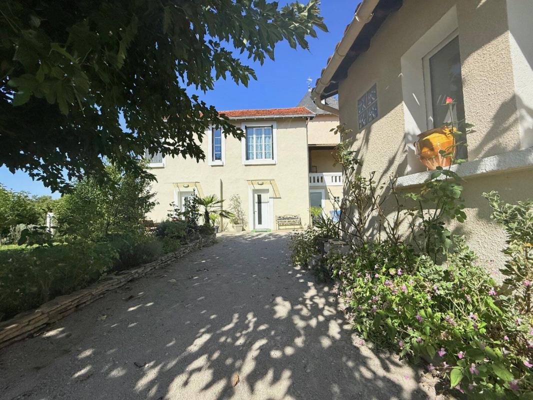 6 bedroom propriete in Lamagdelaine, Lot, France