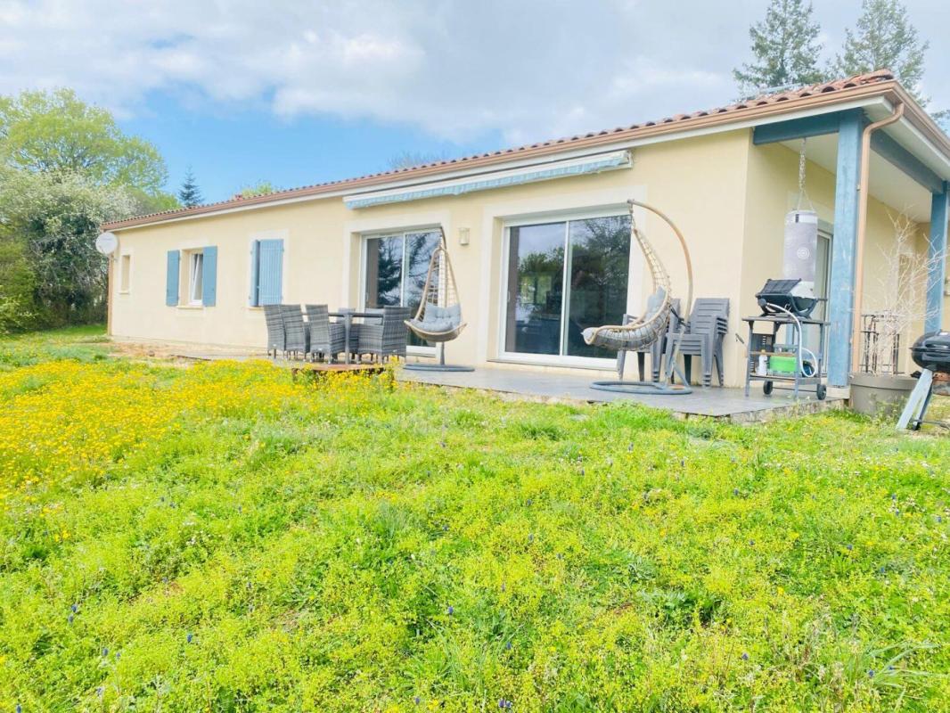 4 bedroom maison in Vers, Lot, France