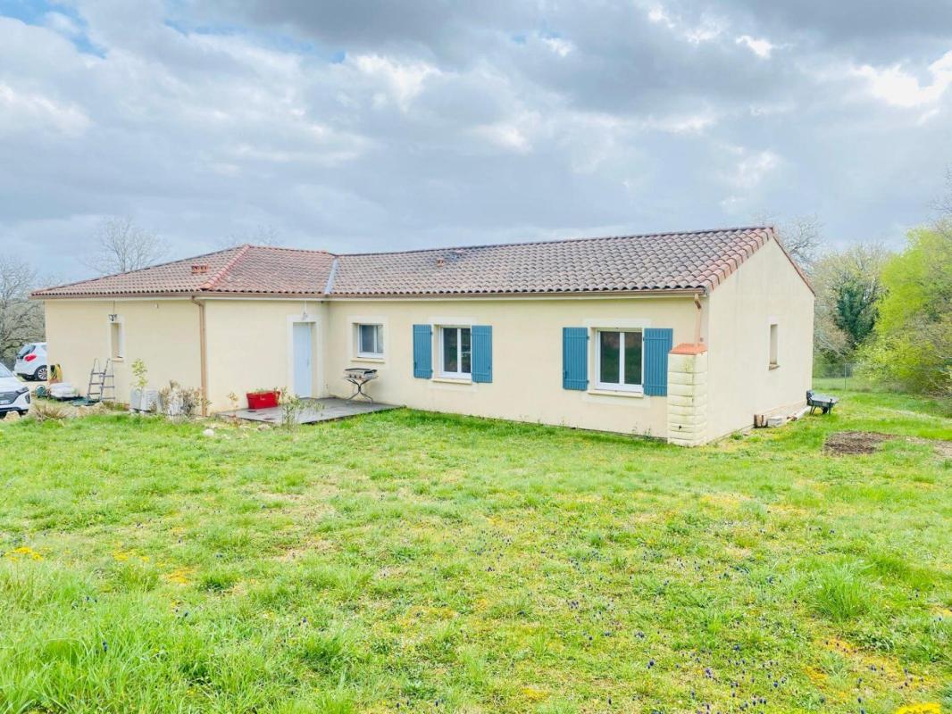 4 bedroom maison in Vers, Lot, France