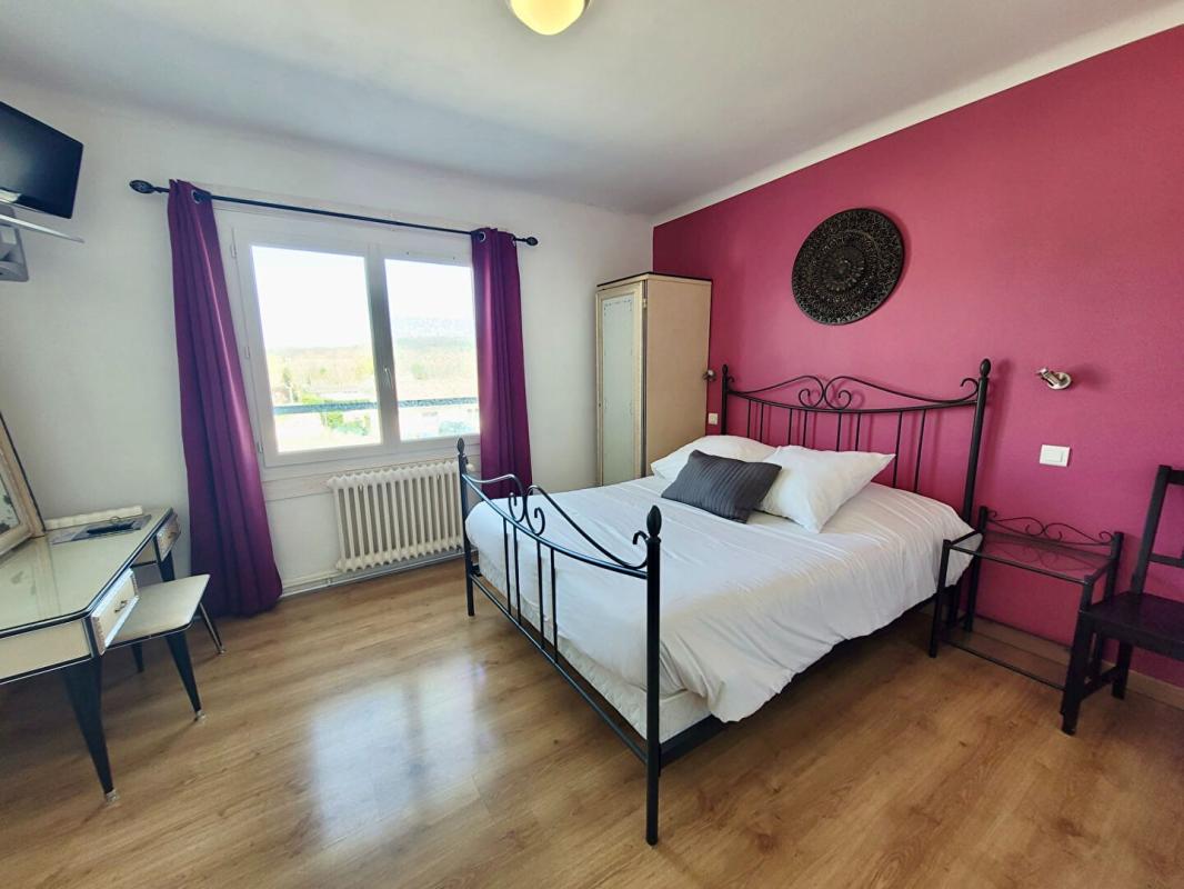 11 bedroom locaux/biens immobiliers in Montcuq En Quercy Blanc, Lot, France