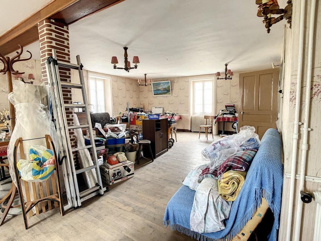6 bedroom corps de ferme in Latronquiere, Lot, France