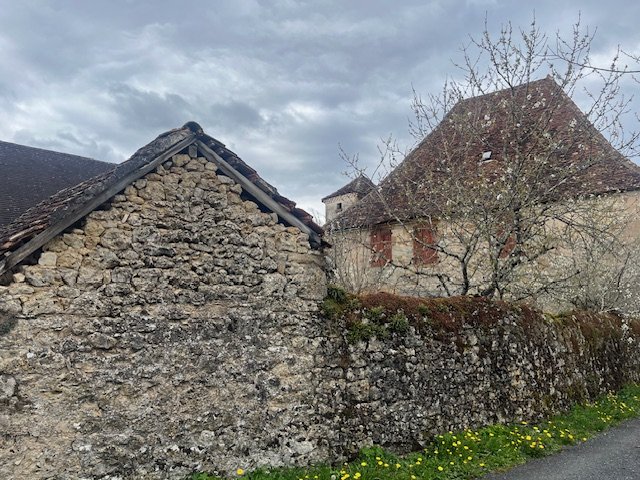 maison a renover in La Chapelle Aux Saints, Corrèze, France