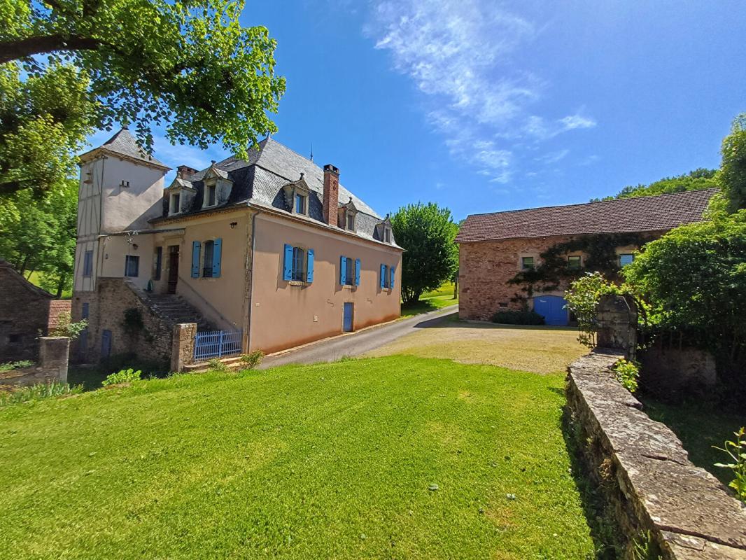 16 bedroom demeure in Saint Michel Loubejou, Lot, France
