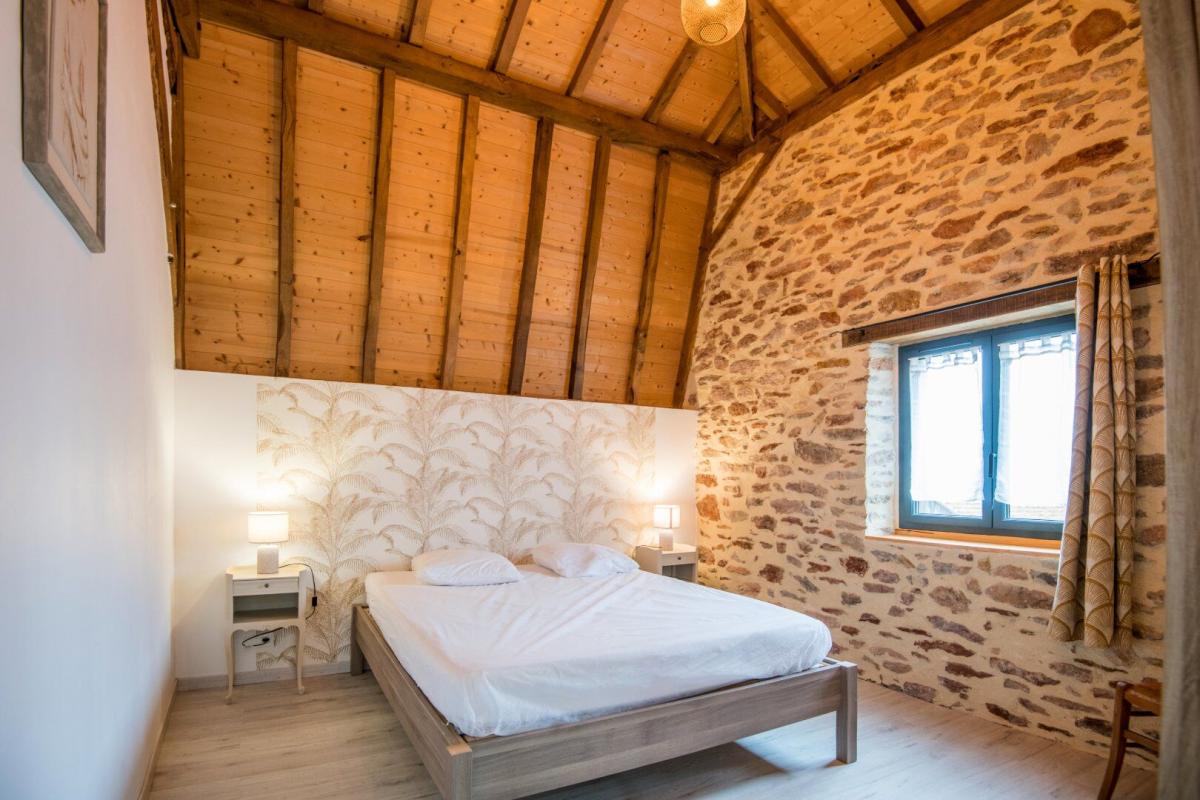 16 bedroom demeure in Saint Michel Loubejou, Lot, France