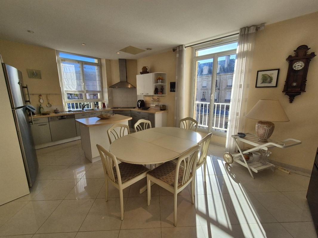 3 bedroom t4 in Foix, Ariège, France