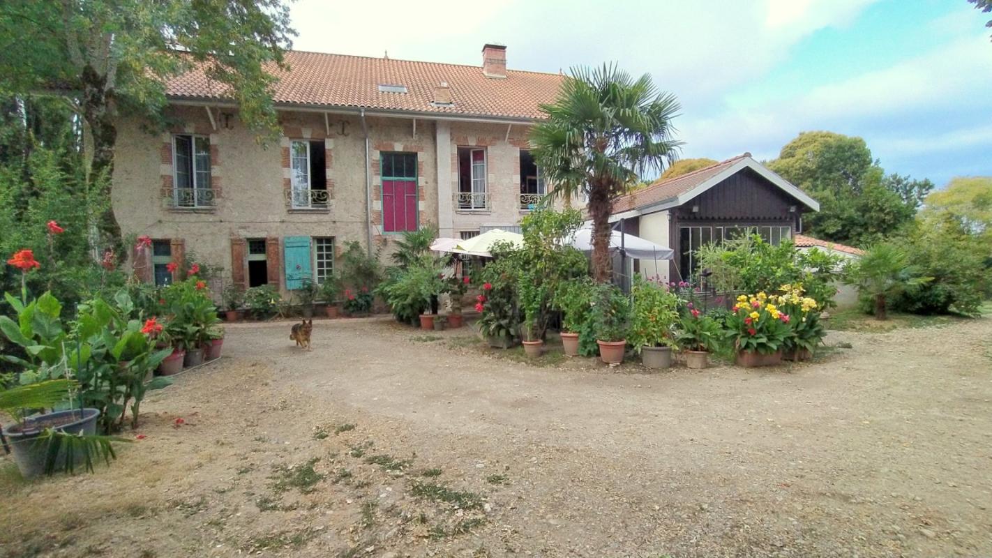 9 bedroom manoir in Moissac, Tarn-et-Garonne, France