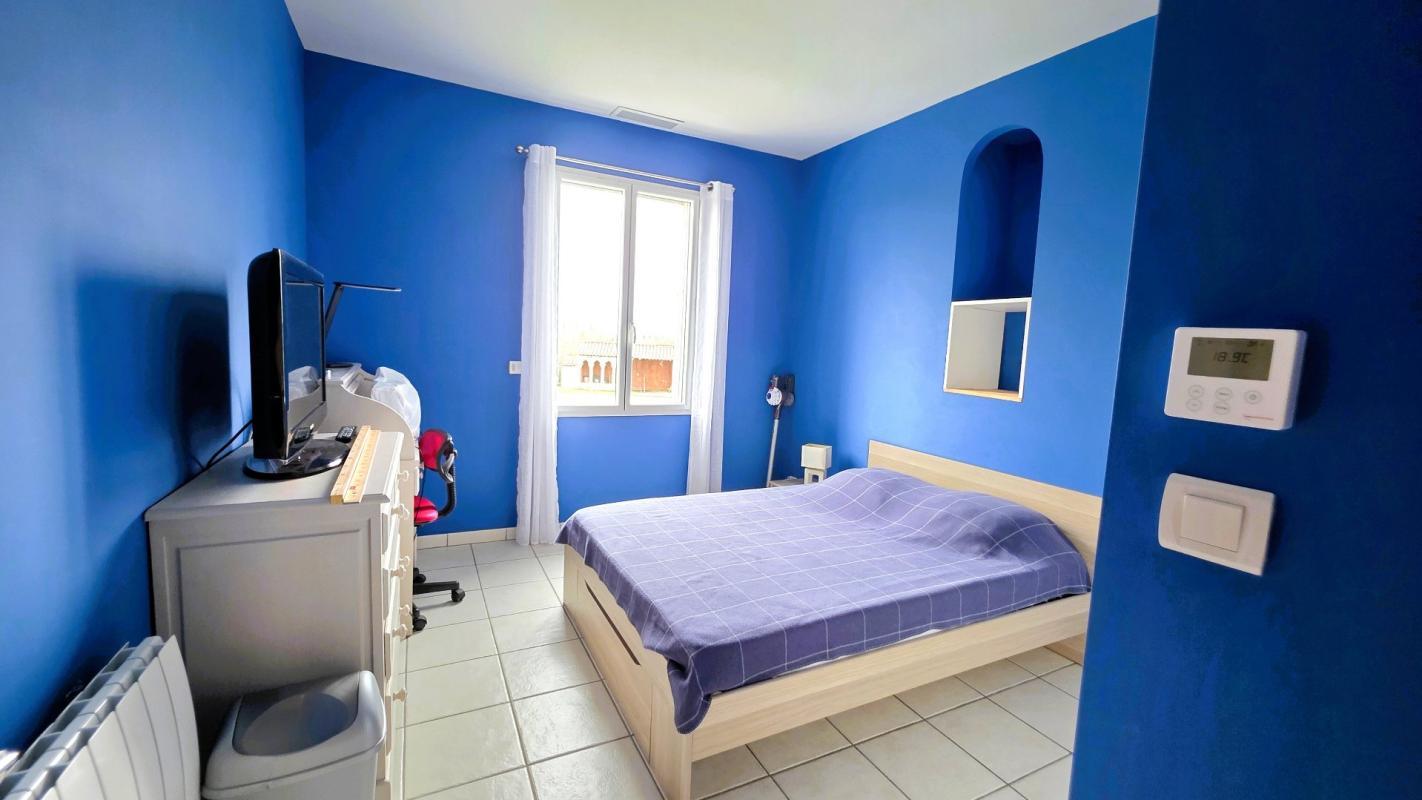 4 bedroom maison recente in Castelnau De Montmiral, Tarn, France
