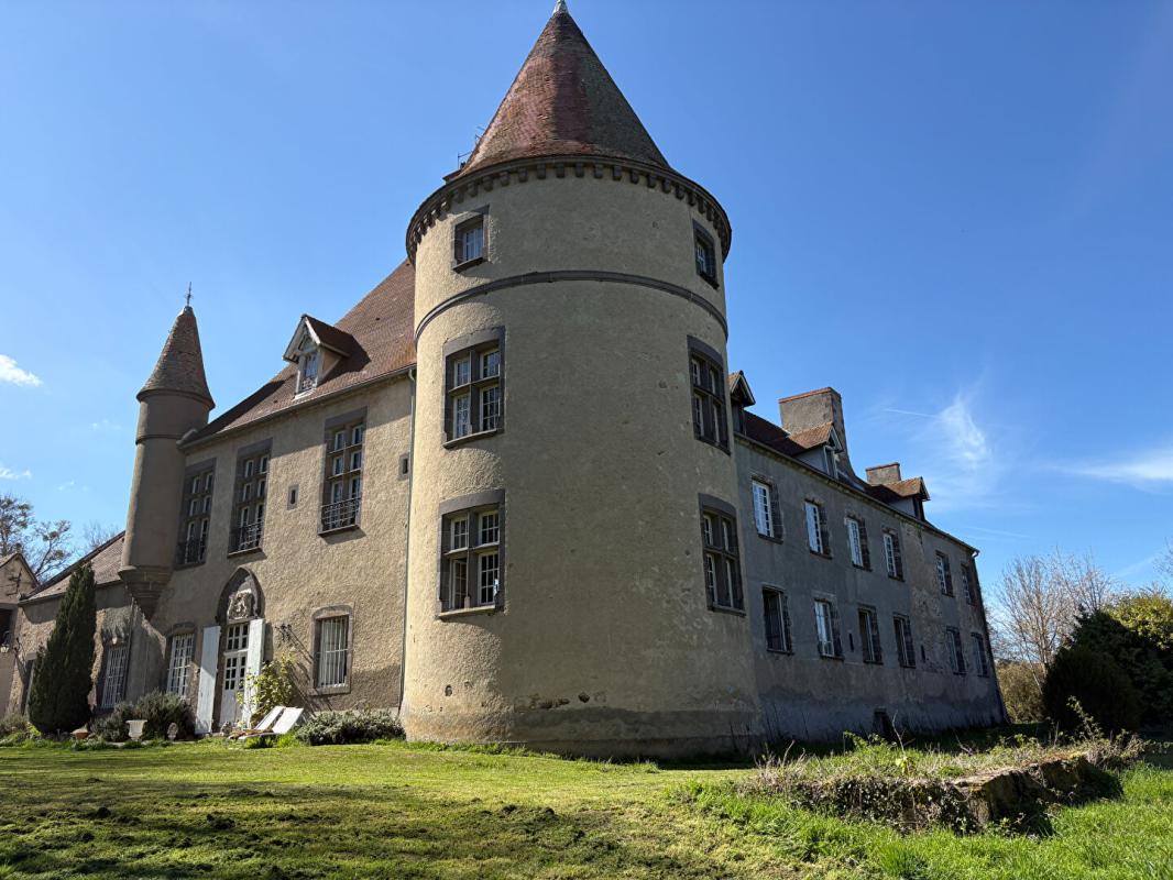 8 bedroom chateau in Blôt L’eglise, Puy-de-Dôme, France